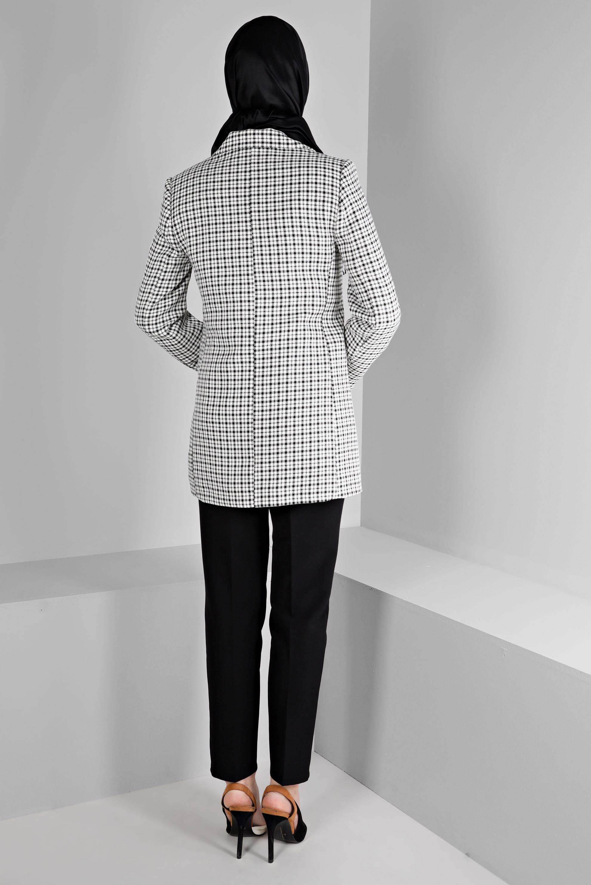 Tesettür giyim BEYAZ EKOSE DESENLİ KLASİK CEKET 43272 