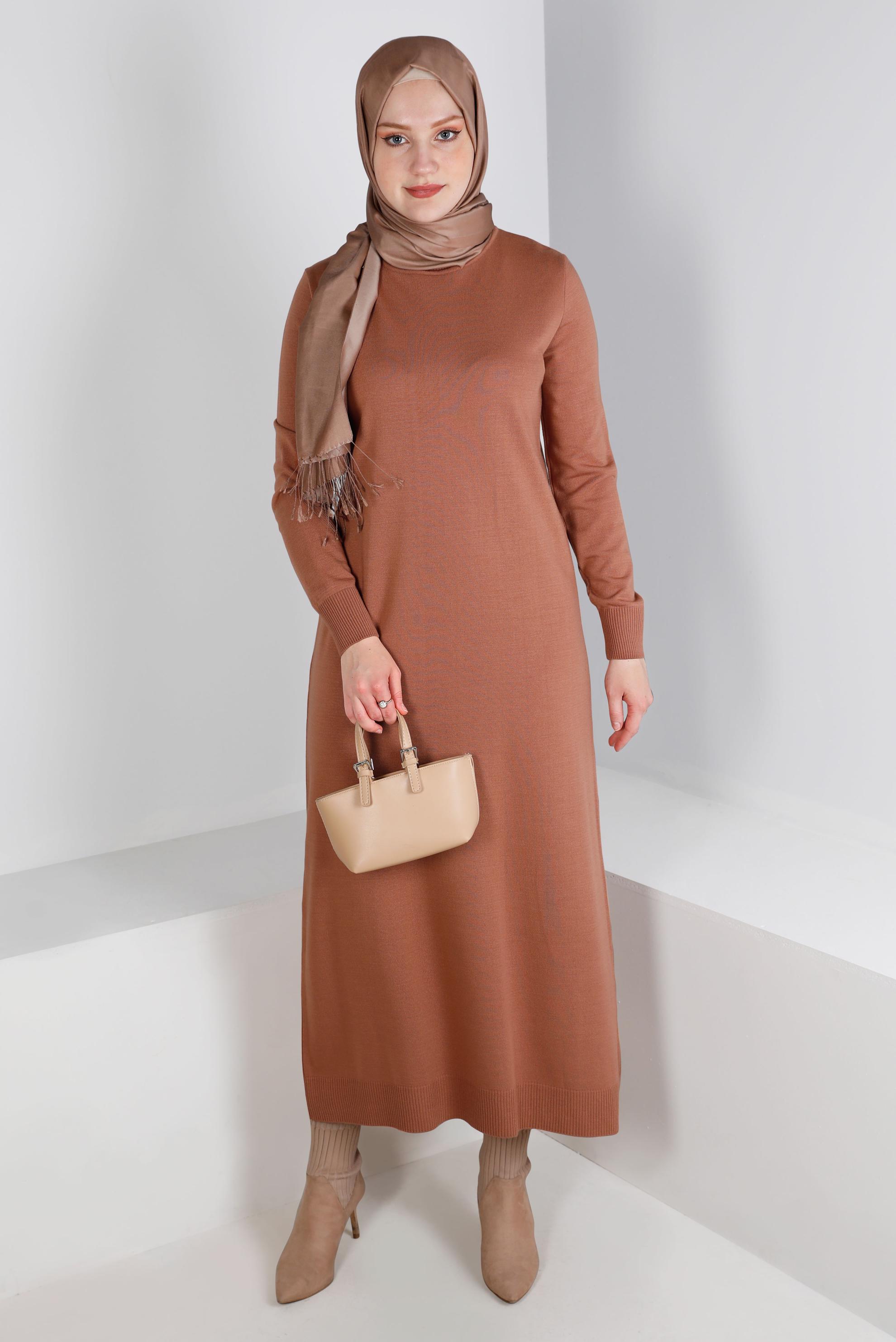 Tesettür giyim KAHVE BOĞAZLI BASIC TRİKO ELBİSE 43105