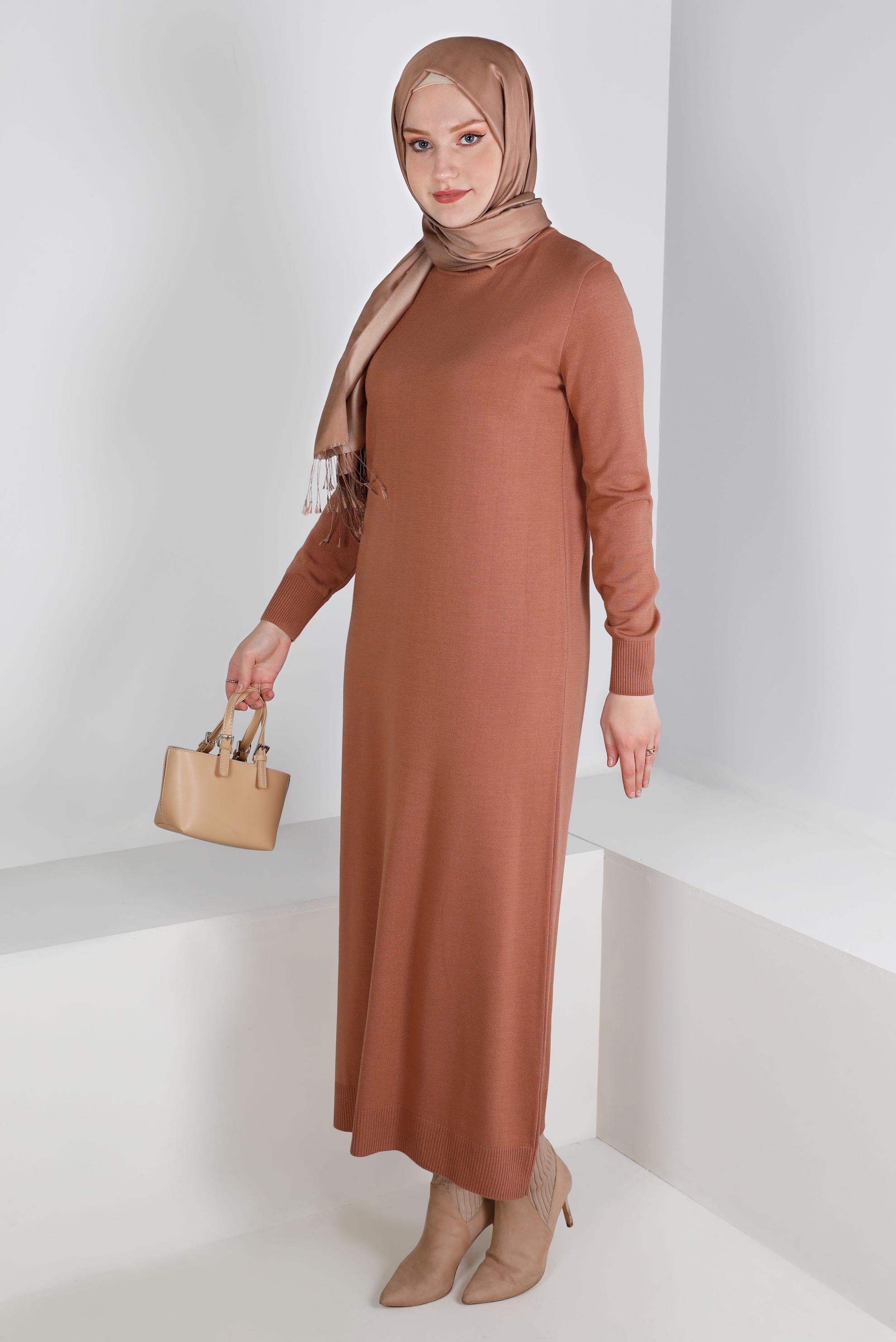 Tesettür giyim KAHVE BOĞAZLI BASIC TRİKO ELBİSE 43105