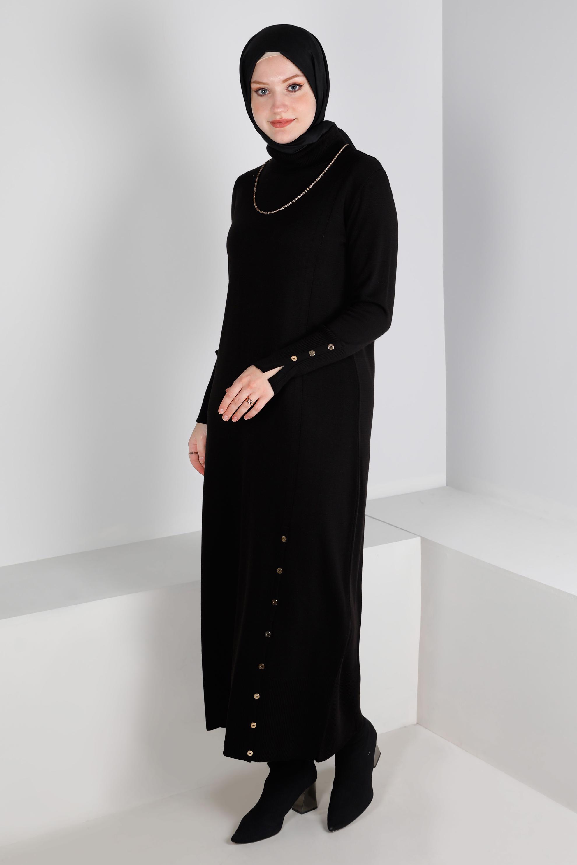 Tesettür giyim SİYAH ETEK UCU VE MANŞETLERİ DÜĞMELİ TRİKO ELBİSE 43130