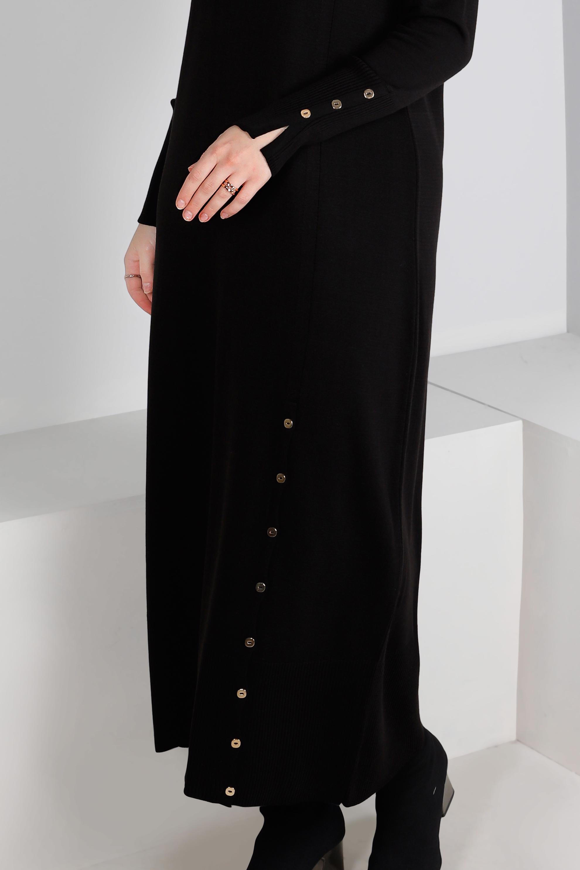 Tesettür giyim SİYAH ETEK UCU VE MANŞETLERİ DÜĞMELİ TRİKO ELBİSE 43130