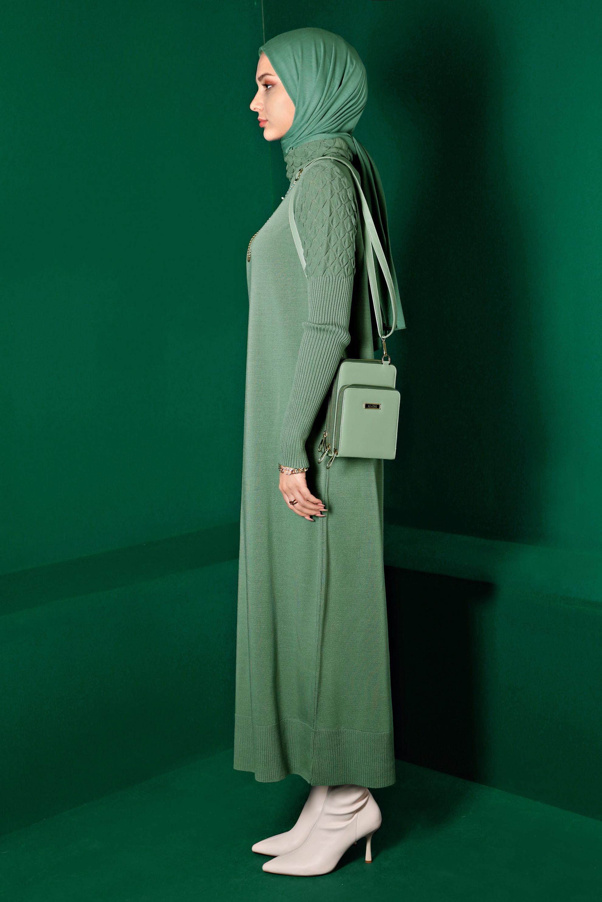 Tesettür giyim YEŞİL BOĞAZLI BASIC TRİKO ELBİSE 43131