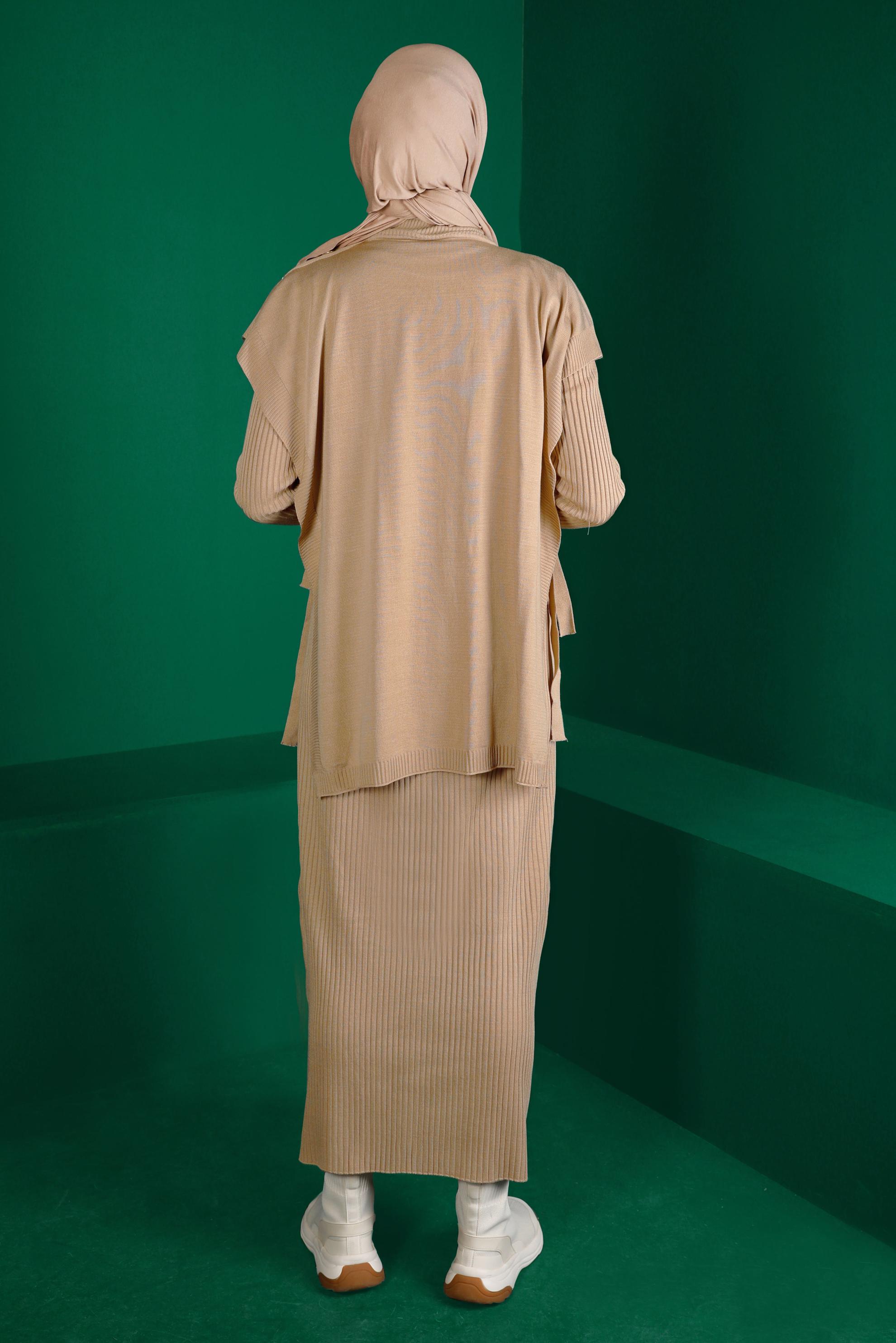 Tesettür giyim KAHVE BAĞLAMA DETAYLI PİLELİ TRİKO İKİLİ ELBİSE 43199