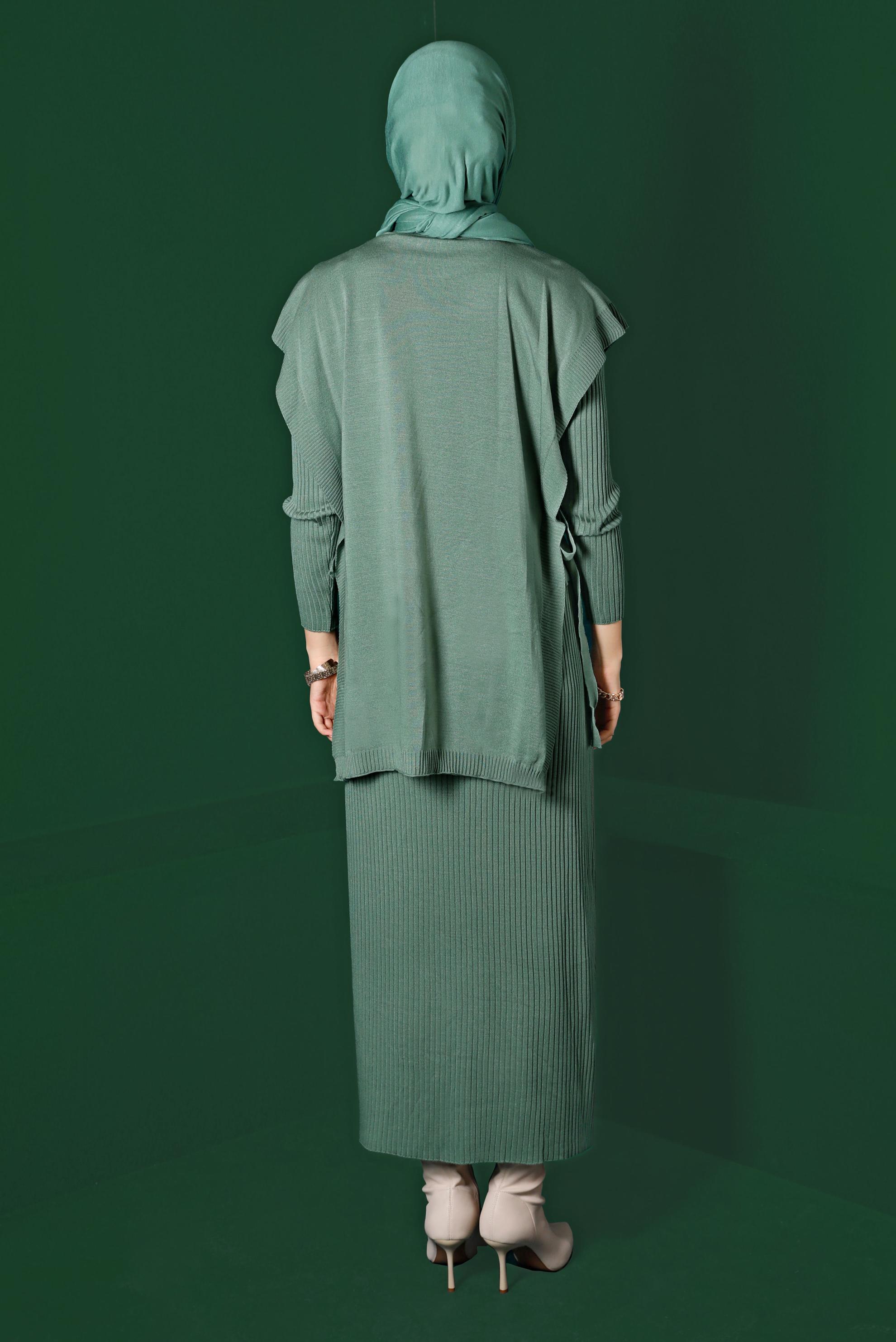 Tesettür giyim YEŞİL BAĞLAMA DETAYLI PİLELİ TRİKO İKİLİ ELBİSE 43199