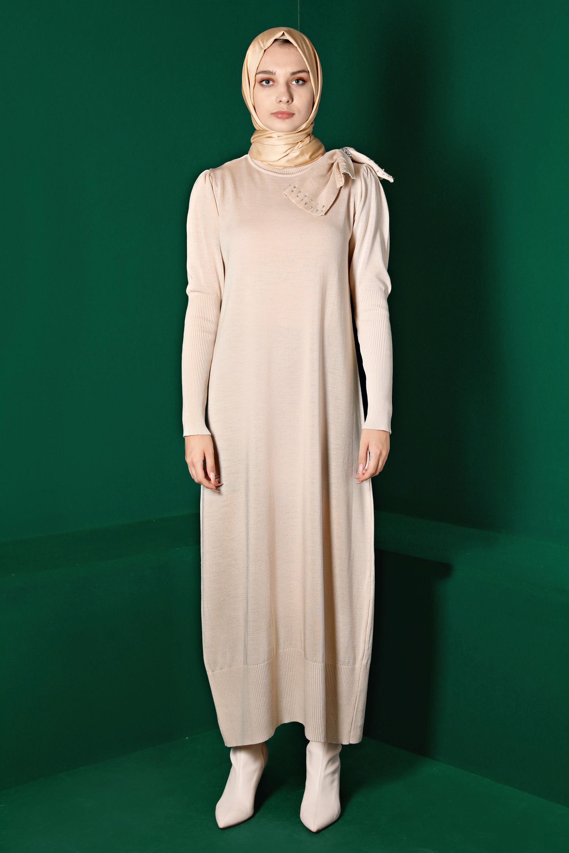 Tesettür giyim BEJ FİYONK DETAYLI TRİKO ELBİSE 43200 