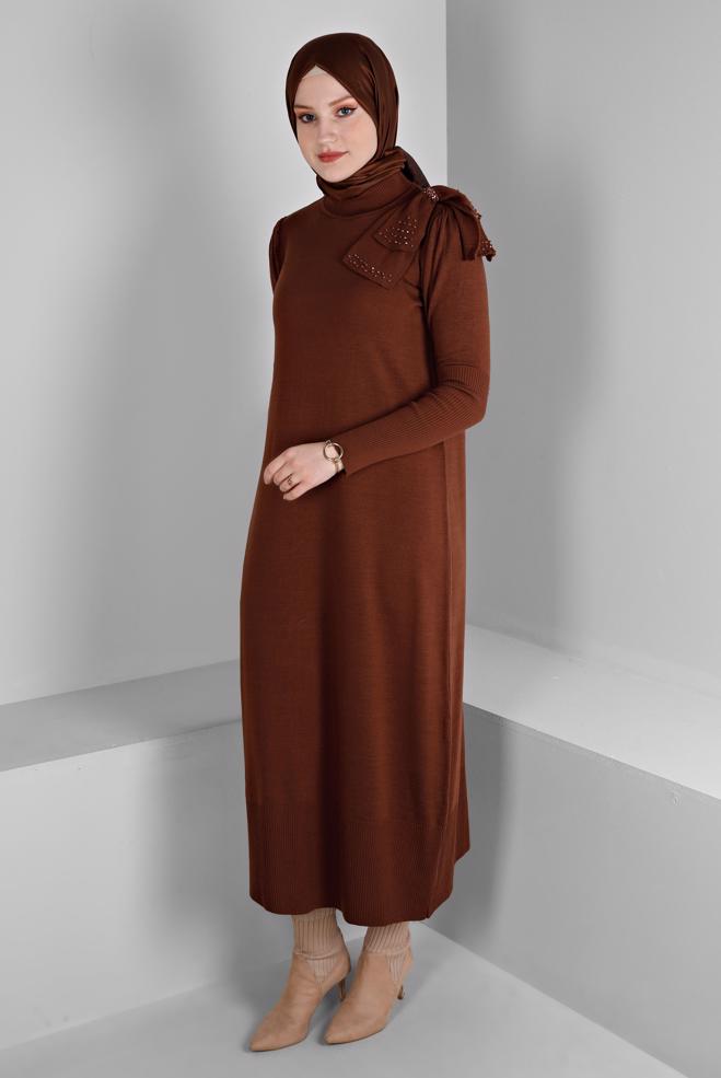 Tesettür giyim KAHVE FİYONK DETAYLI TRİKO ELBİSE 43200  - ALVİNA