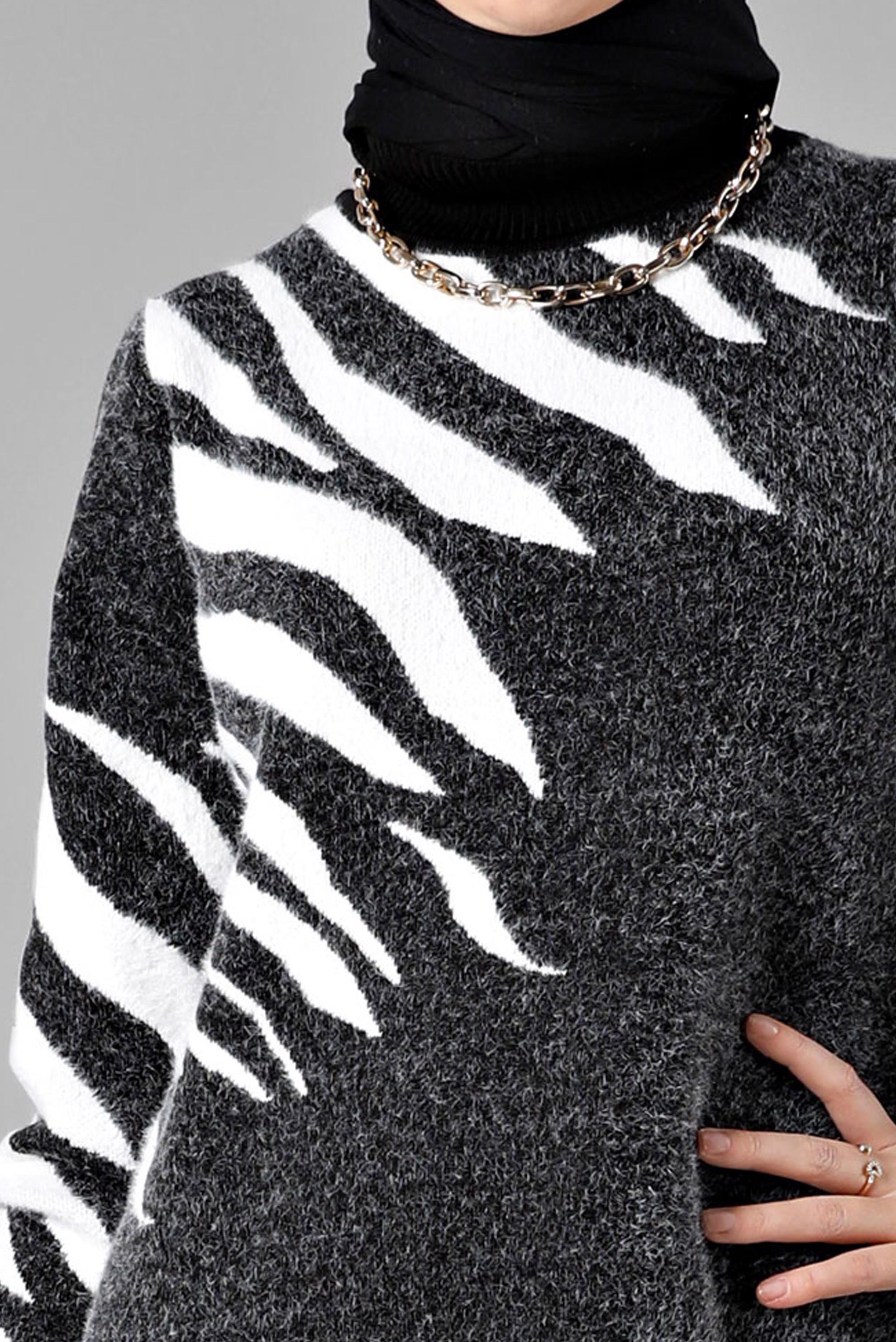 Tesettür giyim SİYAH ZEBRA DESENLİ TRİKO ELBİSE 43203	