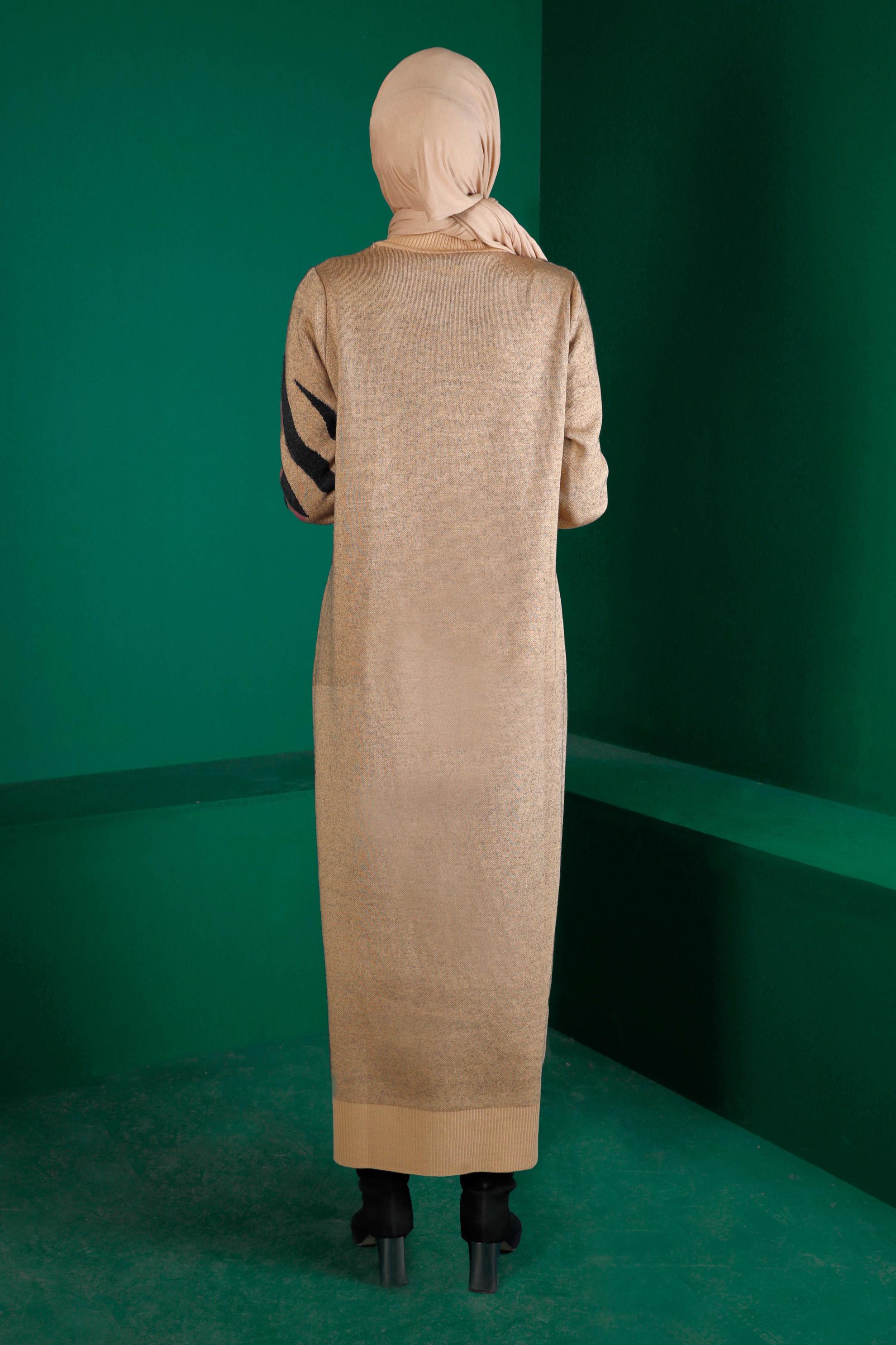 Tesettür giyim KAHVE ZEBRA DESENLİ TRİKO ELBİSE 43203	