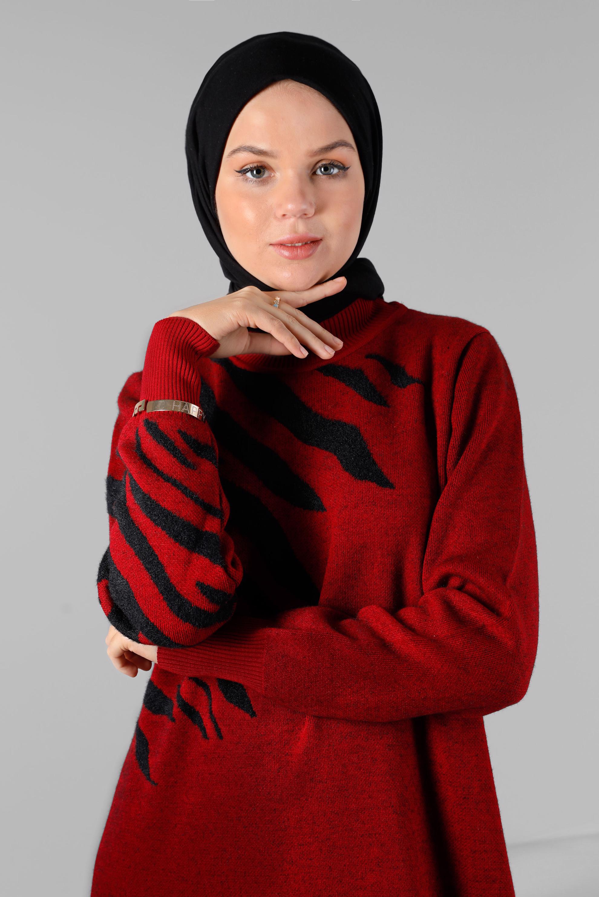 Vêtements hijab ROUGE BORDEAUX ROBE EN MAILLE MOTIF ZÈBRE 43203