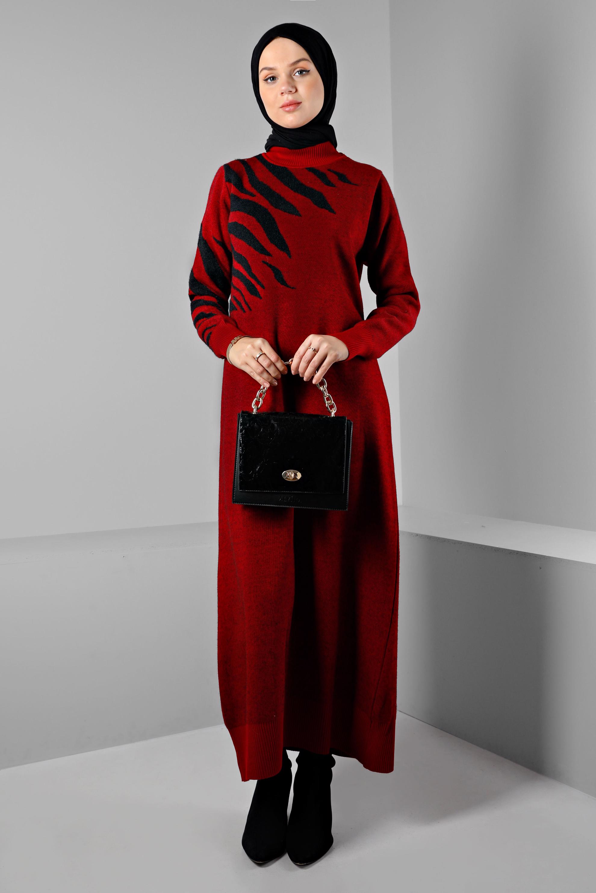 Vêtements hijab ROUGE BORDEAUX ROBE EN MAILLE MOTIF ZÈBRE 43203