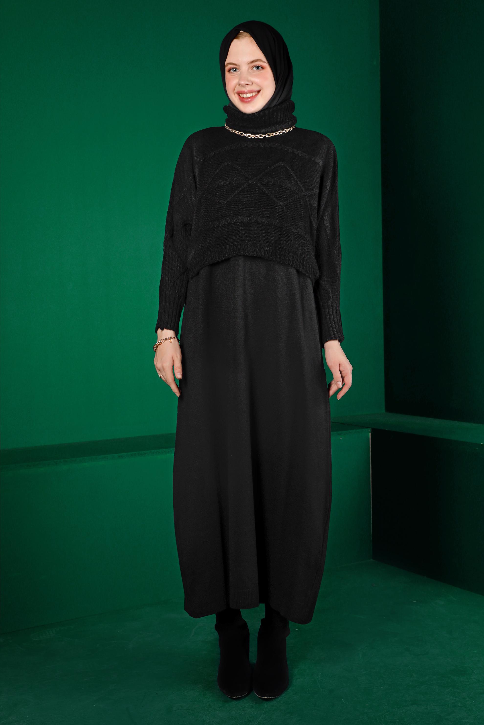 Tesettür giyim SİYAH BALIKÇI YAKA KENDİNDEN DESENLİ TRİKO İKİLİ ELBİSE 43204