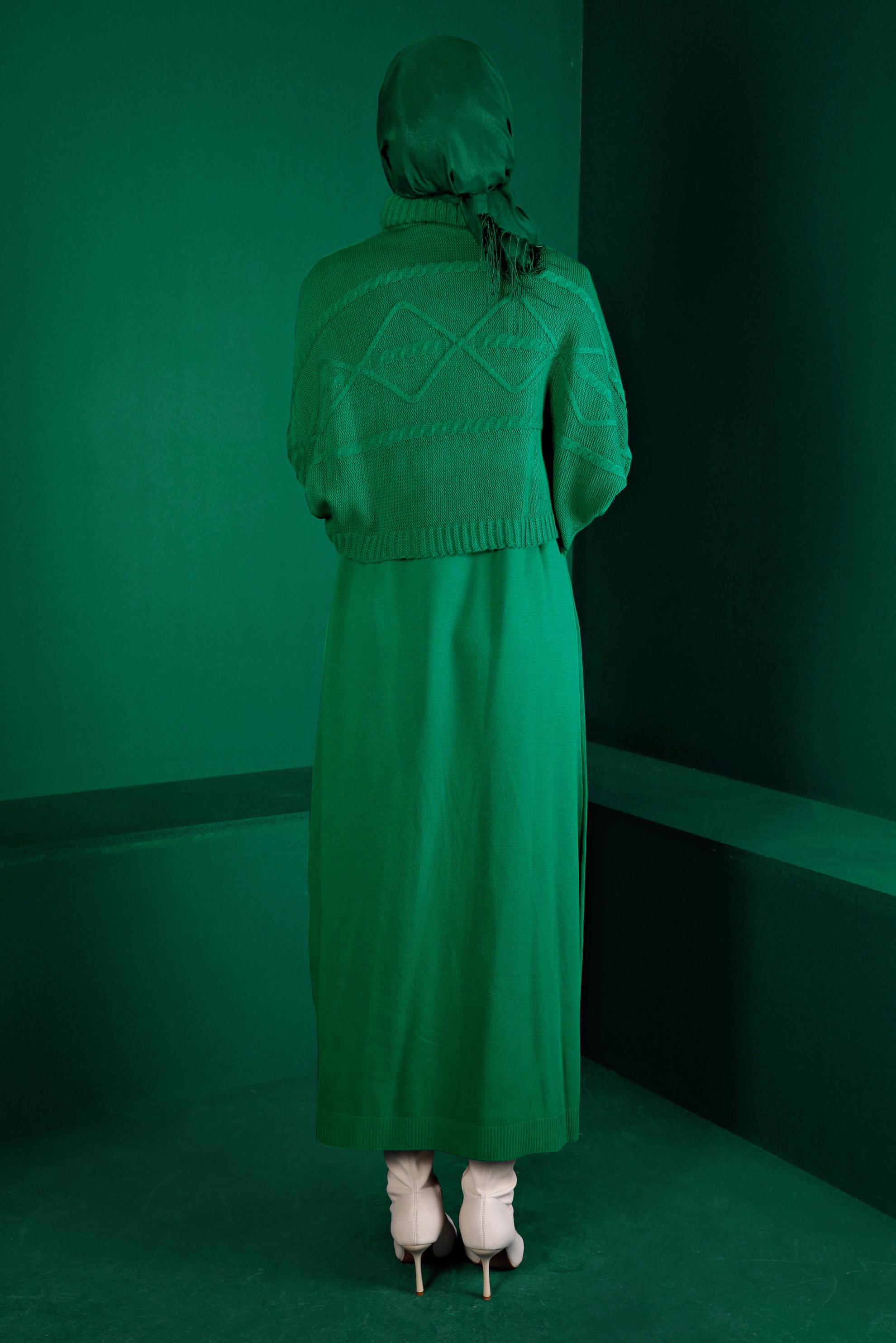 Tesettür giyim YEŞİL BALIKÇI YAKA KENDİNDEN DESENLİ TRİKO İKİLİ ELBİSE 43204