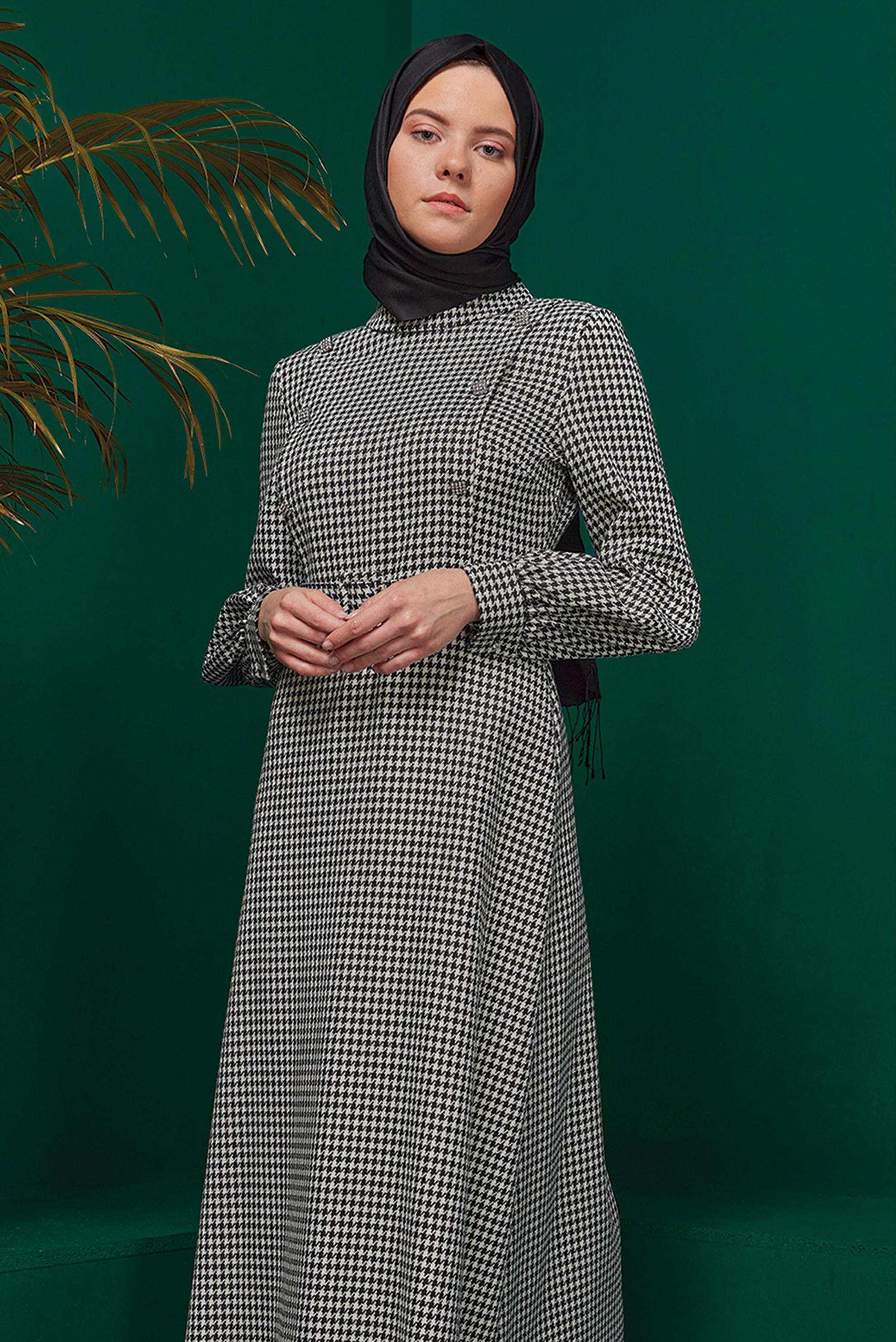 Tesettür giyim SİYAH KAZAYAĞI DESENLİ TAŞLI ELBİSE 43292 