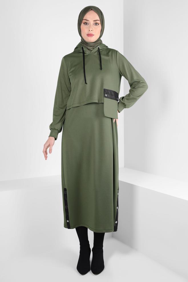 Tesettür giyim HAKİ KAPÜŞONLU CEPLİ İKİLİ ELBİSE 43320 - ALVİNA