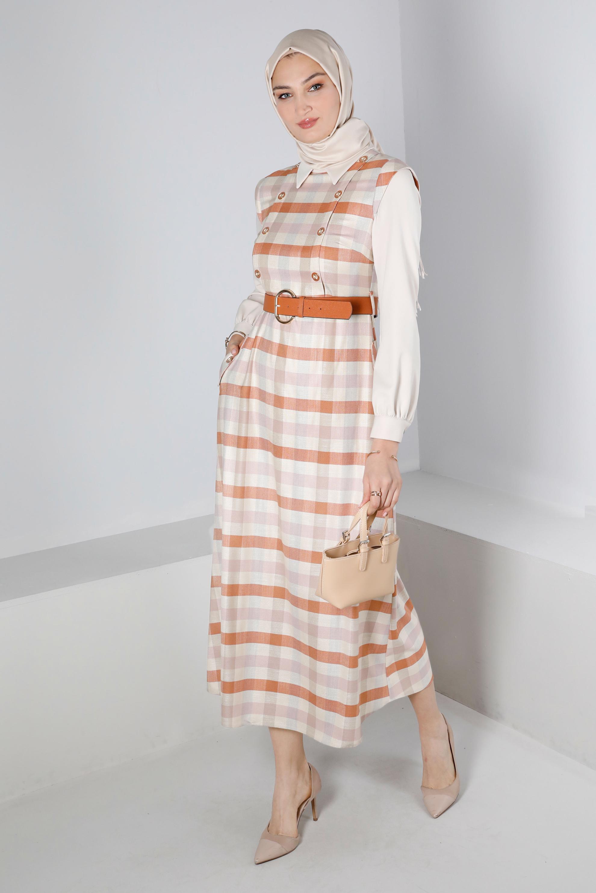 Tesettür giyim TURUNCU KARELİ DÜĞME DETAYLI ELBİSE 43326 