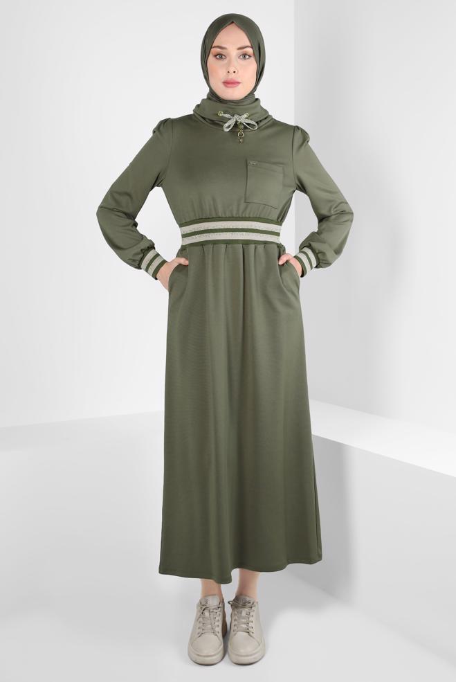 Tesettür giyim HAKİ BELİ VE MANŞETLERİ LASTİKLİ ELBİSE 43327 - ALVİNA