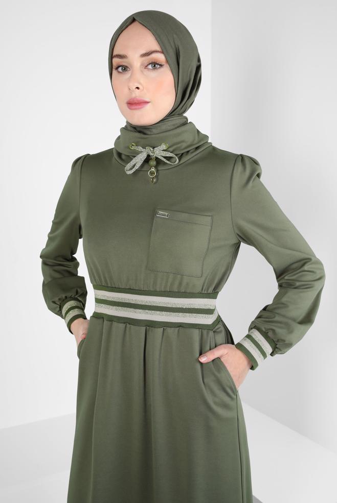 Tesettür giyim HAKİ BELİ VE MANŞETLERİ LASTİKLİ ELBİSE 43327 - ALVİNA