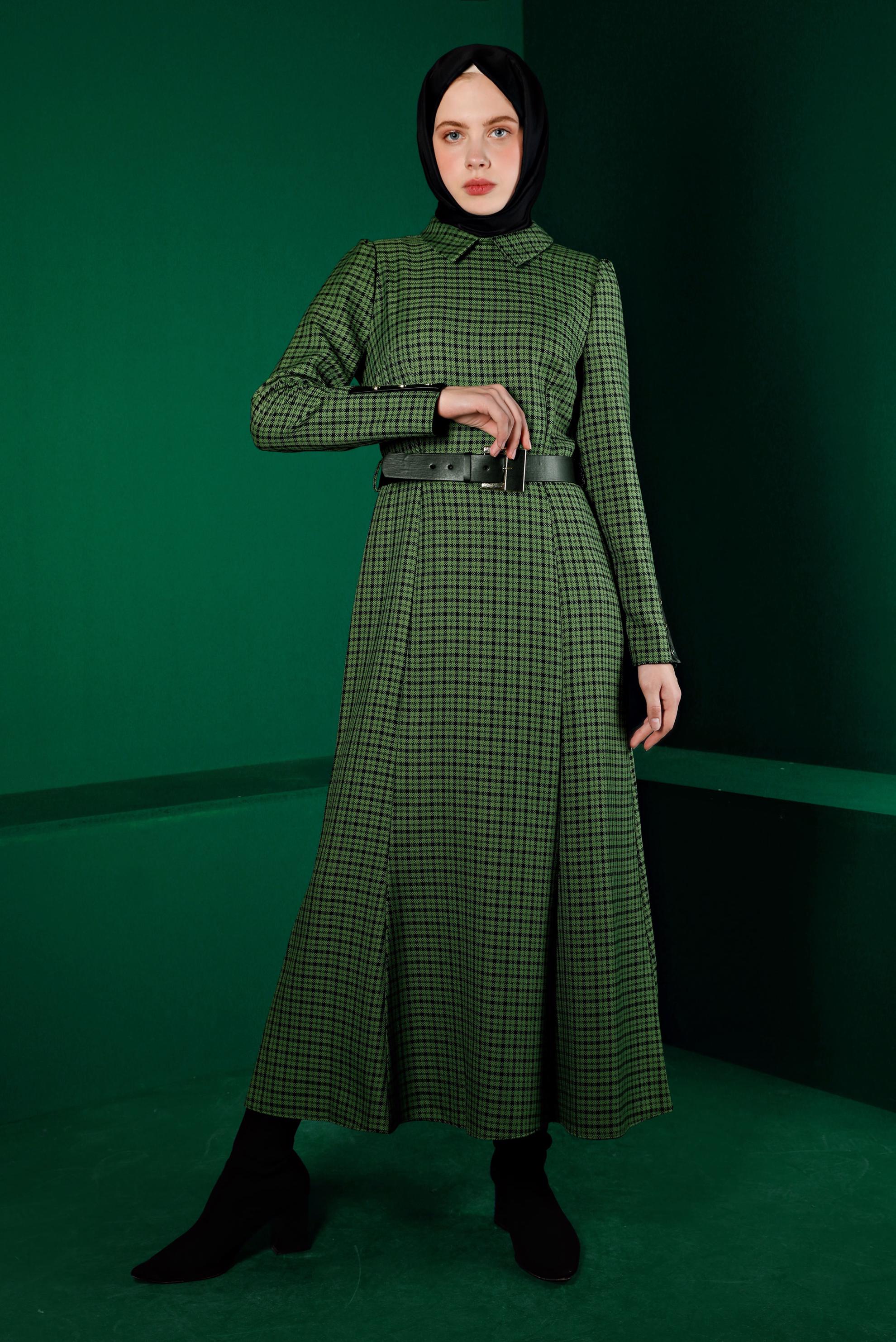 Hijab clothing GREEN CHECKED DRESS WITH BUTTONED CUFFS 43370 