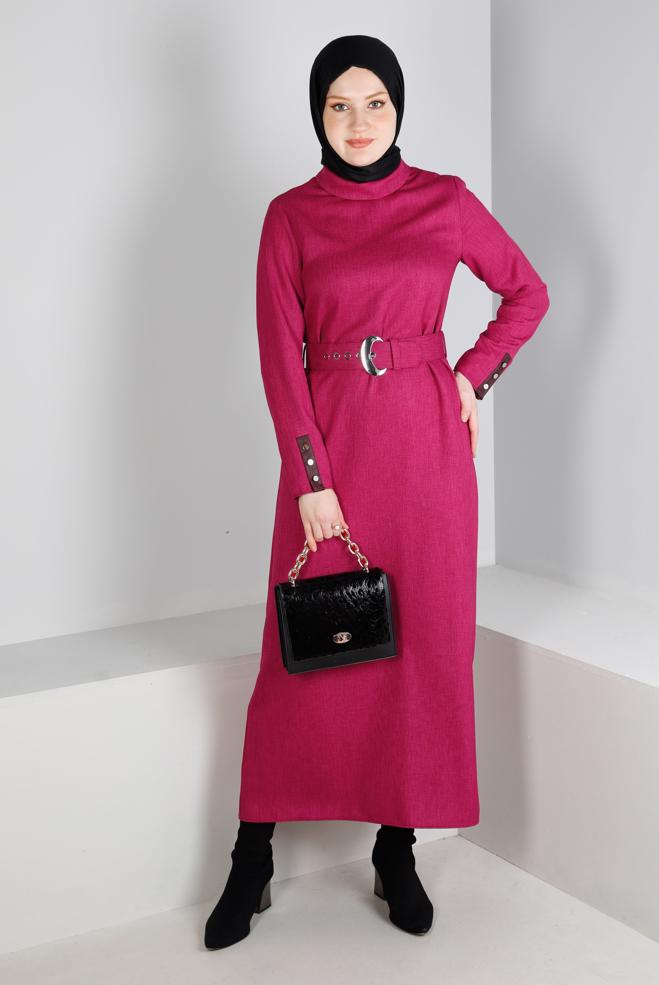 Tesettür giyim FUŞYA KEMERLİ DÜĞME DETAYLI ELBİSE 43383 - ALVİNA