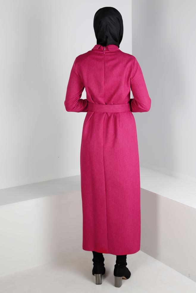 Tesettür giyim FUŞYA KEMERLİ DÜĞME DETAYLI ELBİSE 43383 - ALVİNA
