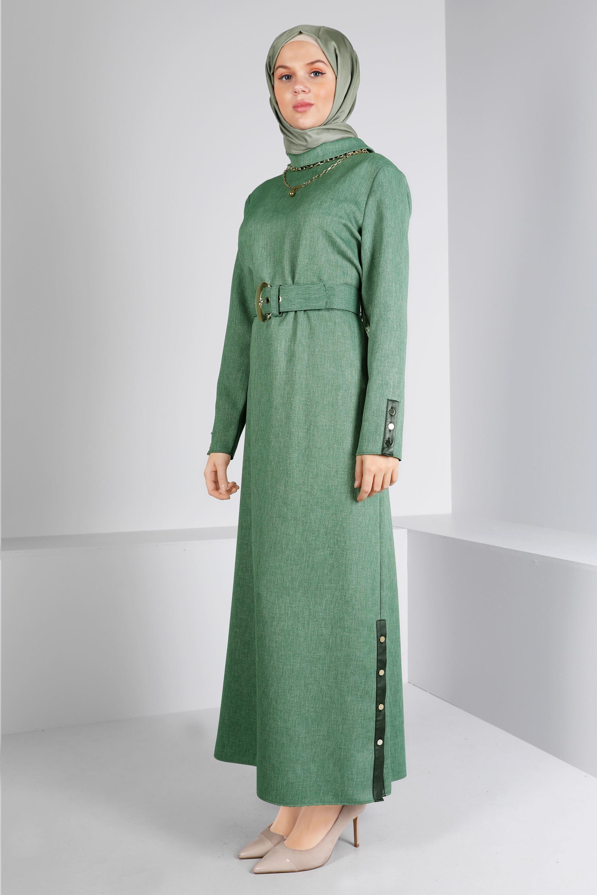 Tesettür giyim HAKİ KEMERLİ DÜĞME DETAYLI ELBİSE 43383