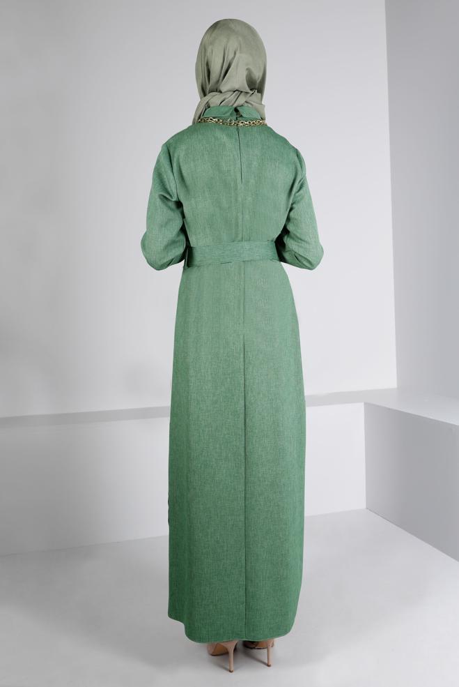 Tesettür giyim HAKİ KEMERLİ DÜĞME DETAYLI ELBİSE 43383 - ALVİNA