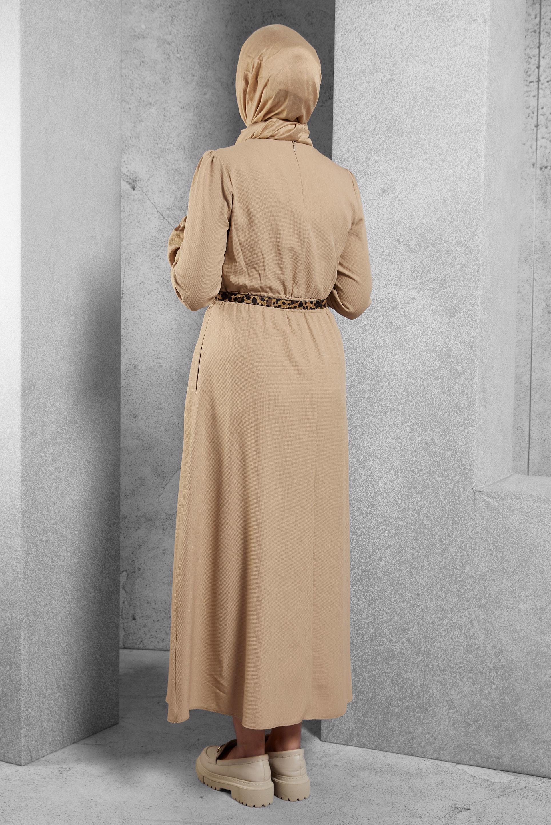Tesettür giyim BEJ MANŞETLERİ LASTİKLİ ELBİSE 43400