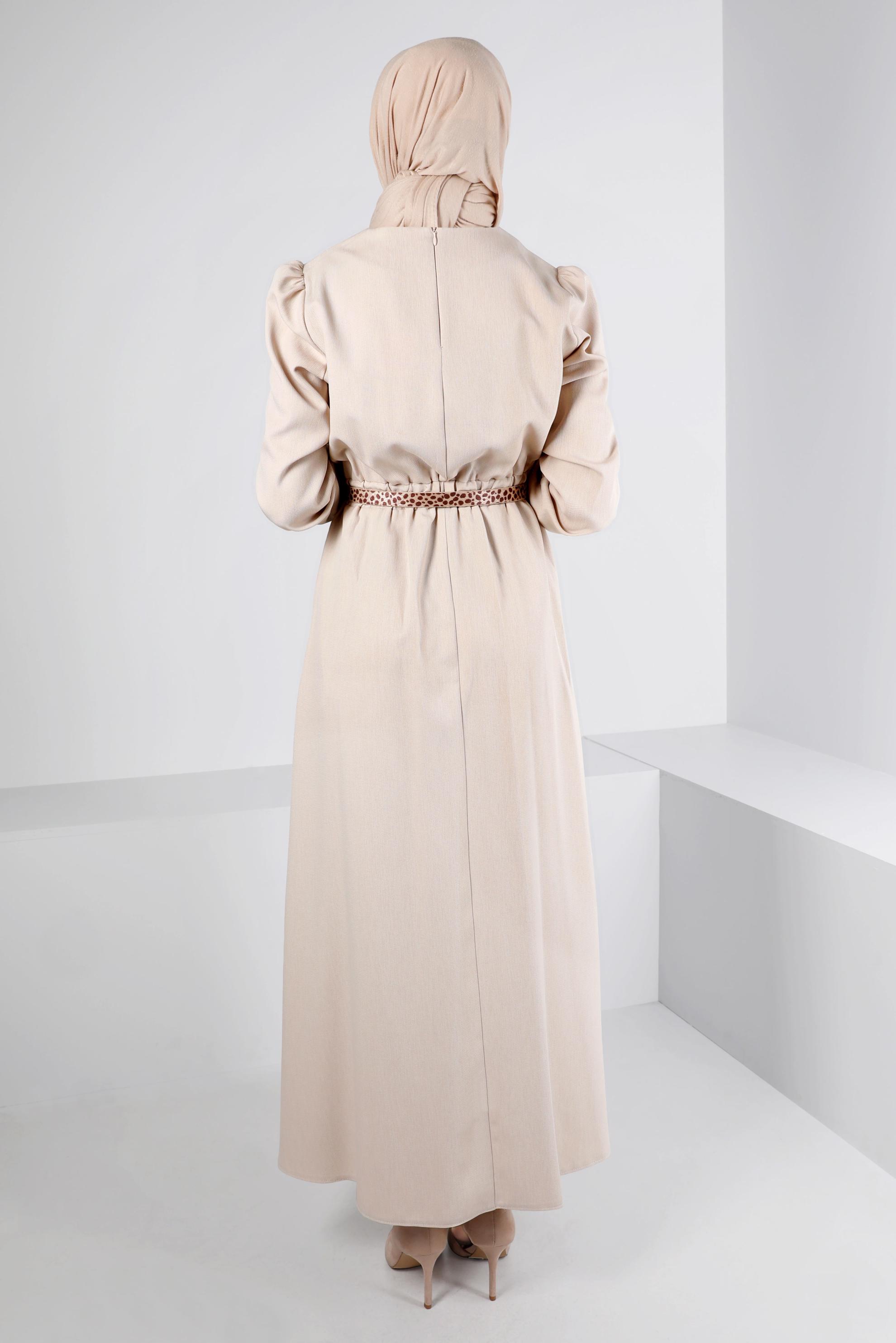 Tesettür giyim BEJ MANŞETLERİ LASTİKLİ ELBİSE 43400