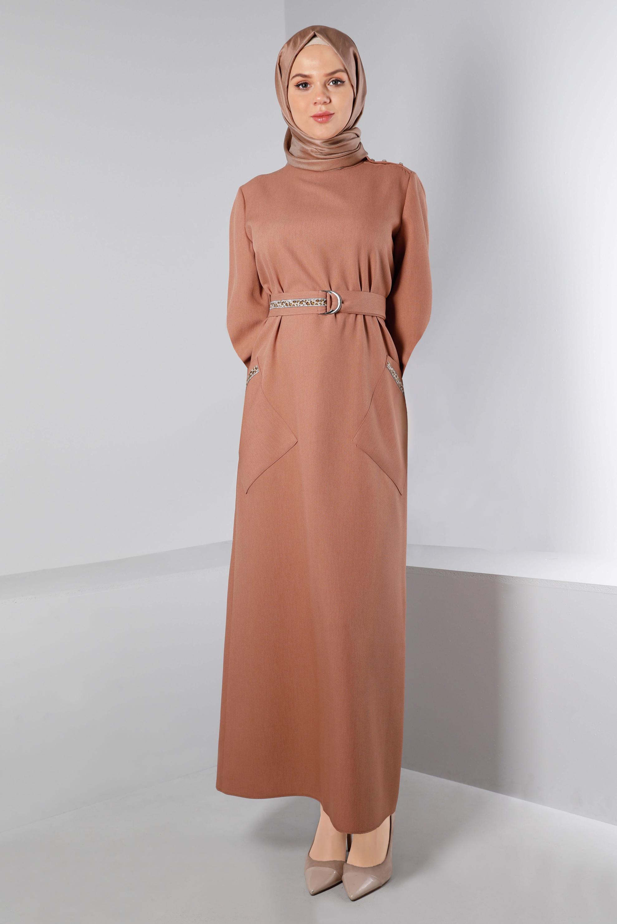 Tesettür giyim TURUNCU KUŞAĞI LEOPAR DESEN DETAYLI ELBİSE 43403 