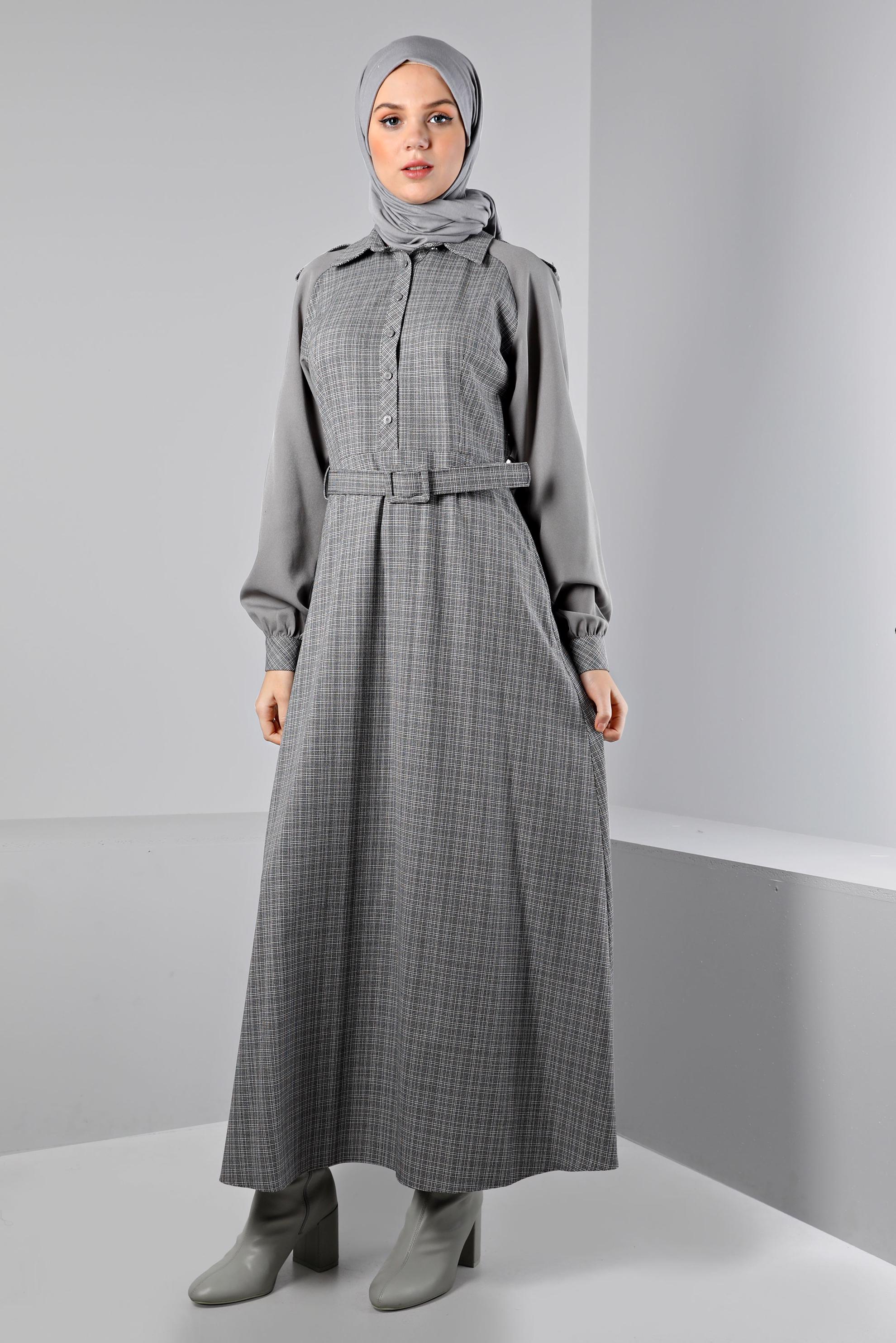 Tesettür giyim GRİ DESENLİ DÜĞMELİ ELBİSE 43404 