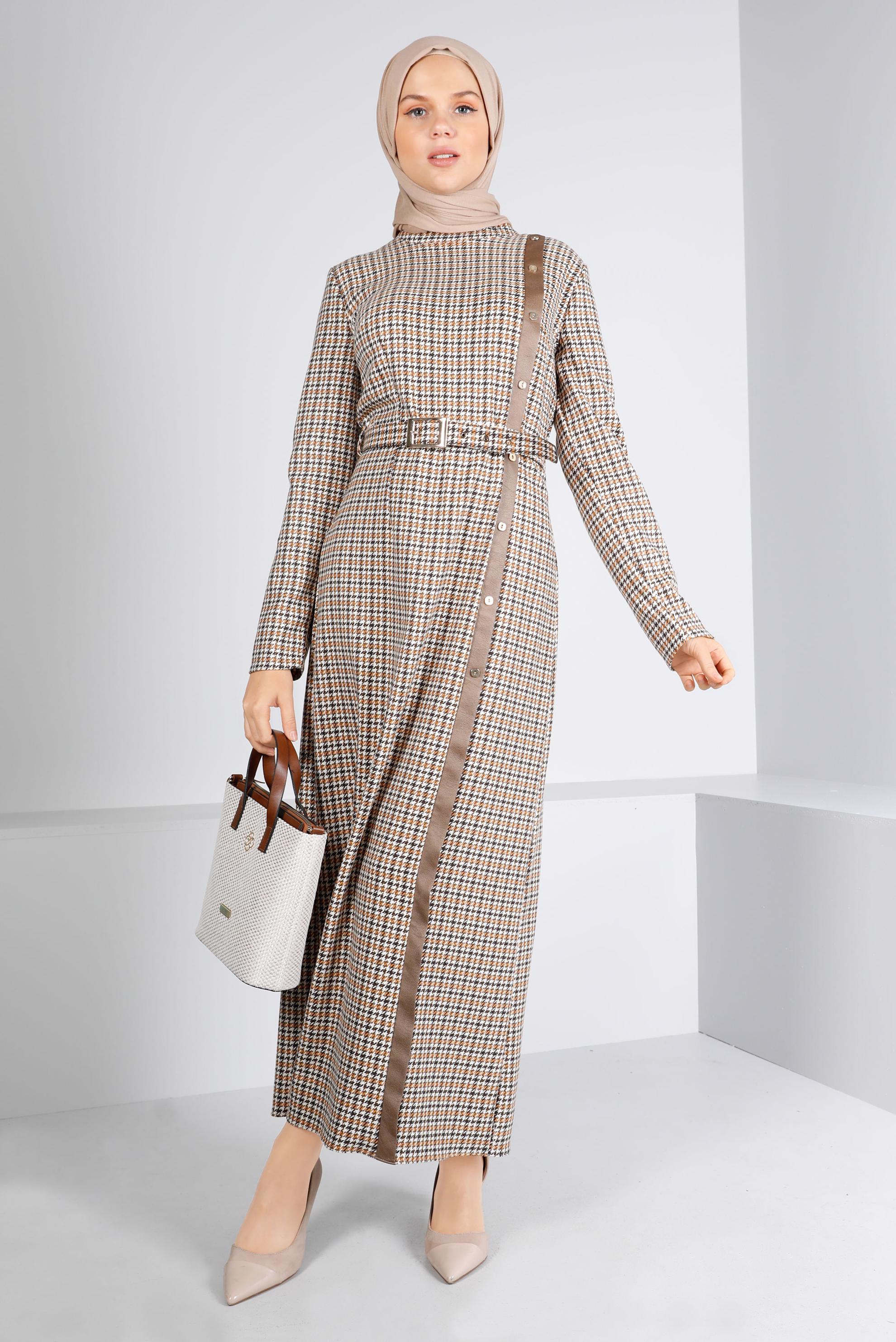 Tesettür giyim TURUNCU KEMERLİ KAZAYAĞI DESENLİ ELBİSE 43405 