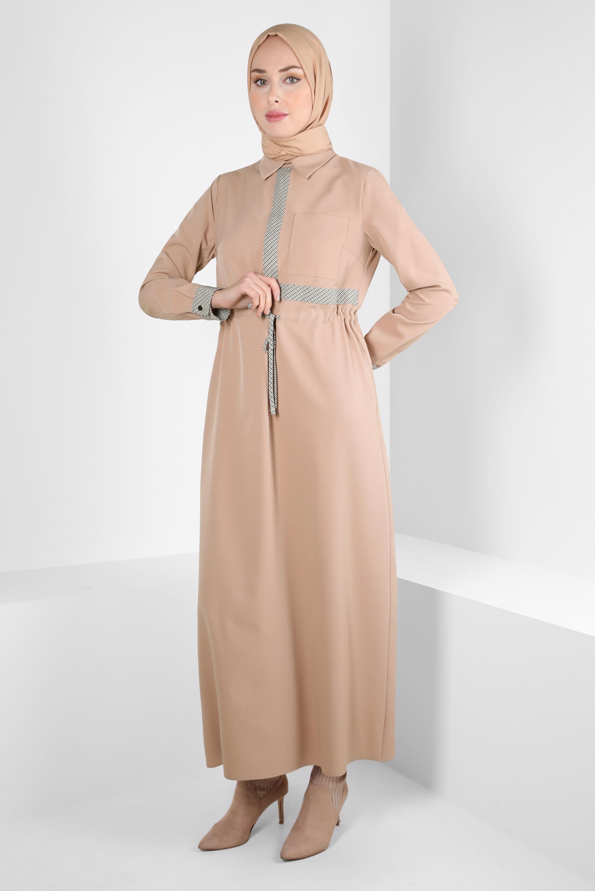 Tesettür giyim BEJ BELİ BÜZGÜLÜ ELBİSE 43435