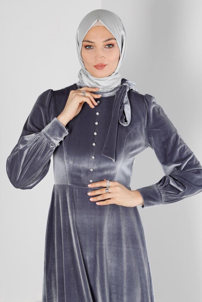 Tesettür giyim GÜMÜŞ ETEK UCU VOLANLI KADİFE ELBİSE 43437 - ALVİNA