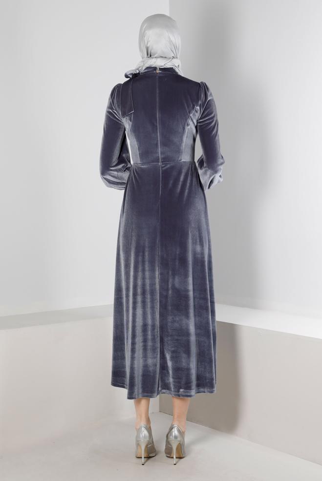 Tesettür giyim GÜMÜŞ ETEK UCU VOLANLI KADİFE ELBİSE 43437 - ALVİNA