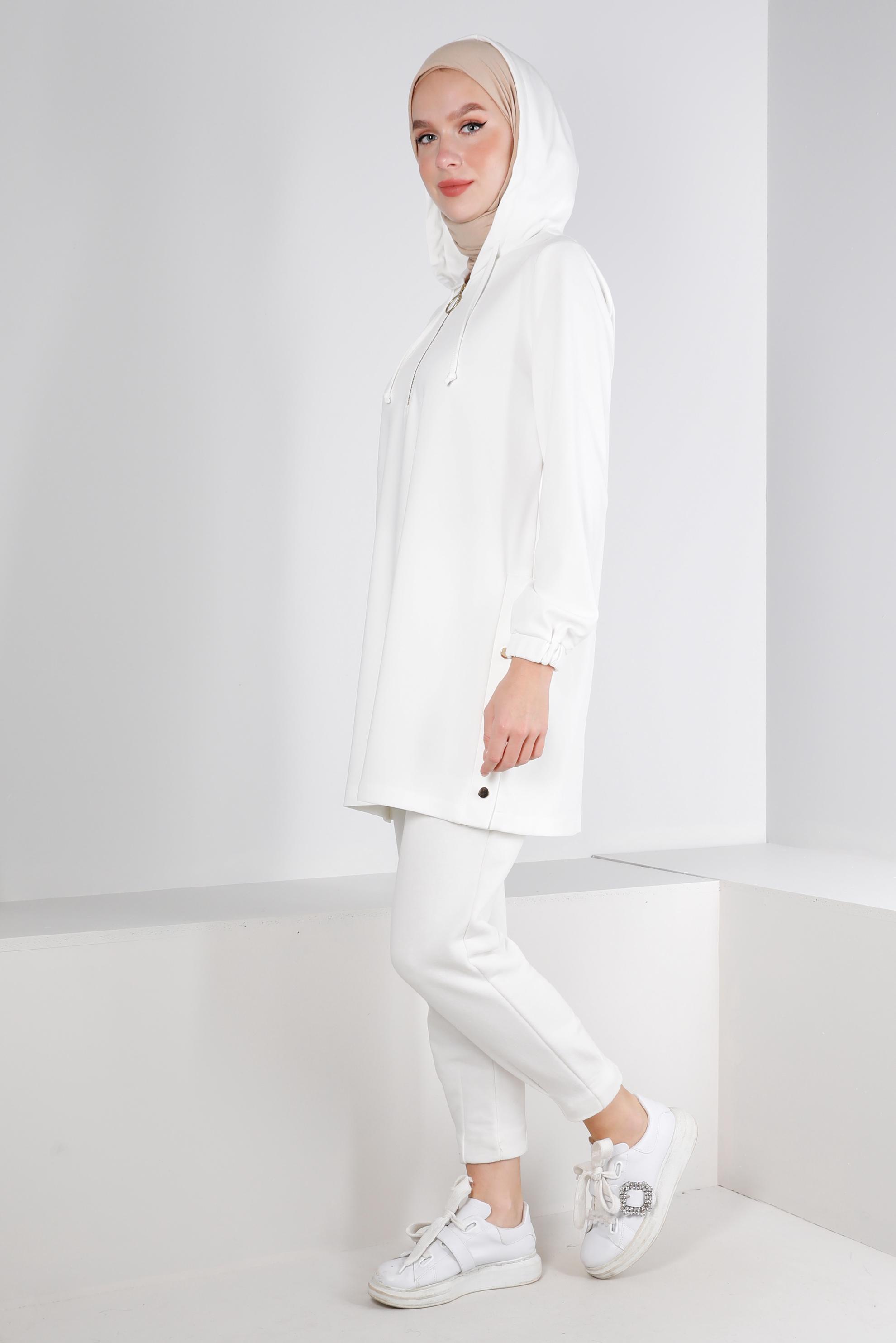 Tesettür giyim BEYAZ FERMUARLI KAPÜŞONLU EŞOFMAN TUNİK 43307