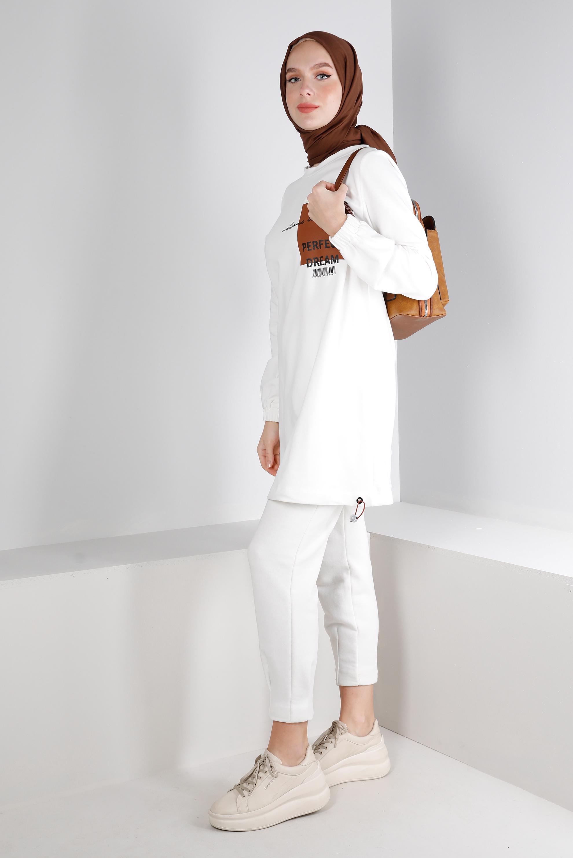 Tesettür giyim BEYAZ BASKI DETAYLI YAZILI EŞOFMAN TUNİK 43344