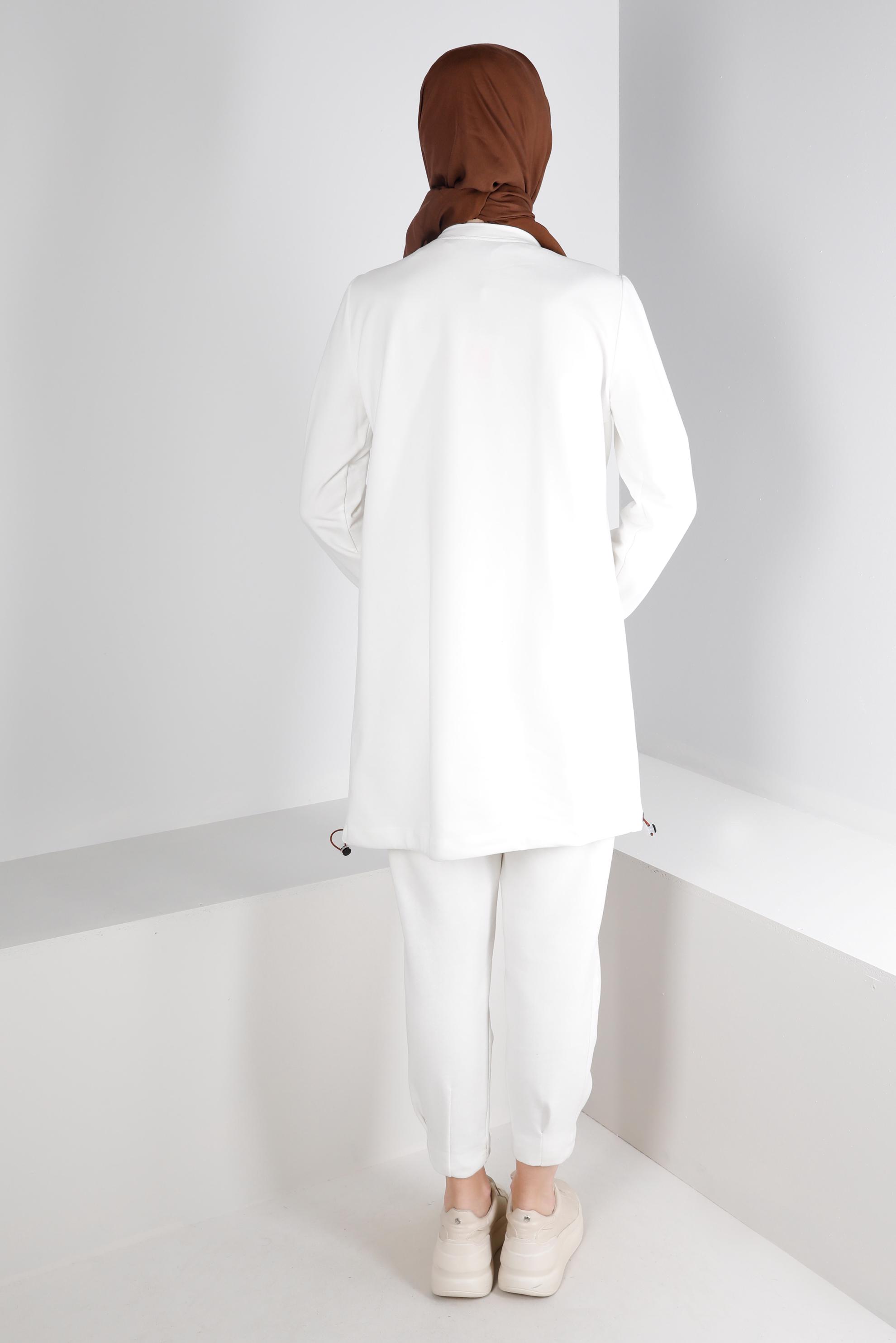 Tesettür giyim BEYAZ BASKI DETAYLI YAZILI EŞOFMAN TUNİK 43344