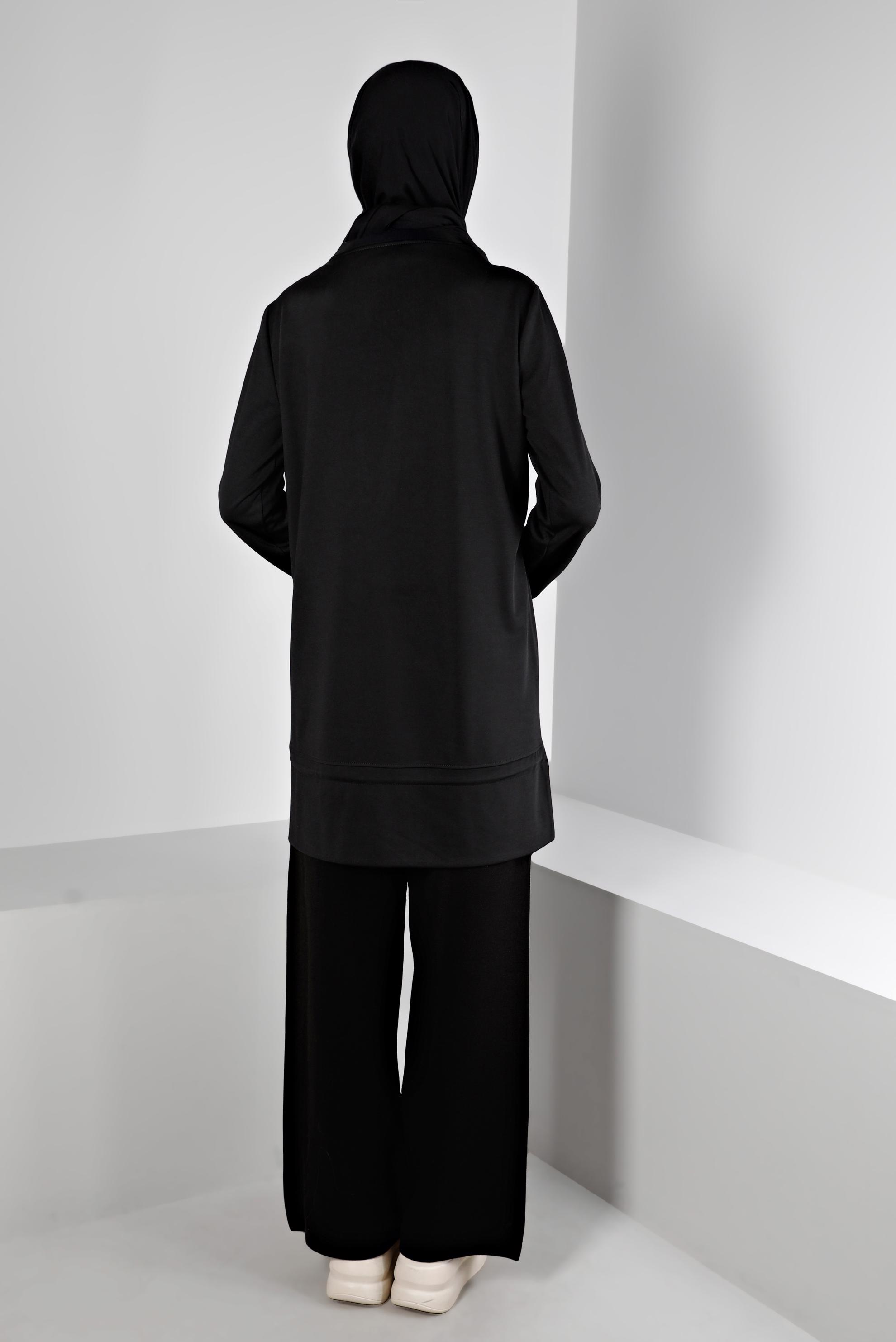 Tesettür giyim SİYAH BASKILI ETEK UCU BÜZGÜLÜ EŞOFMAN TUNİK 43350 