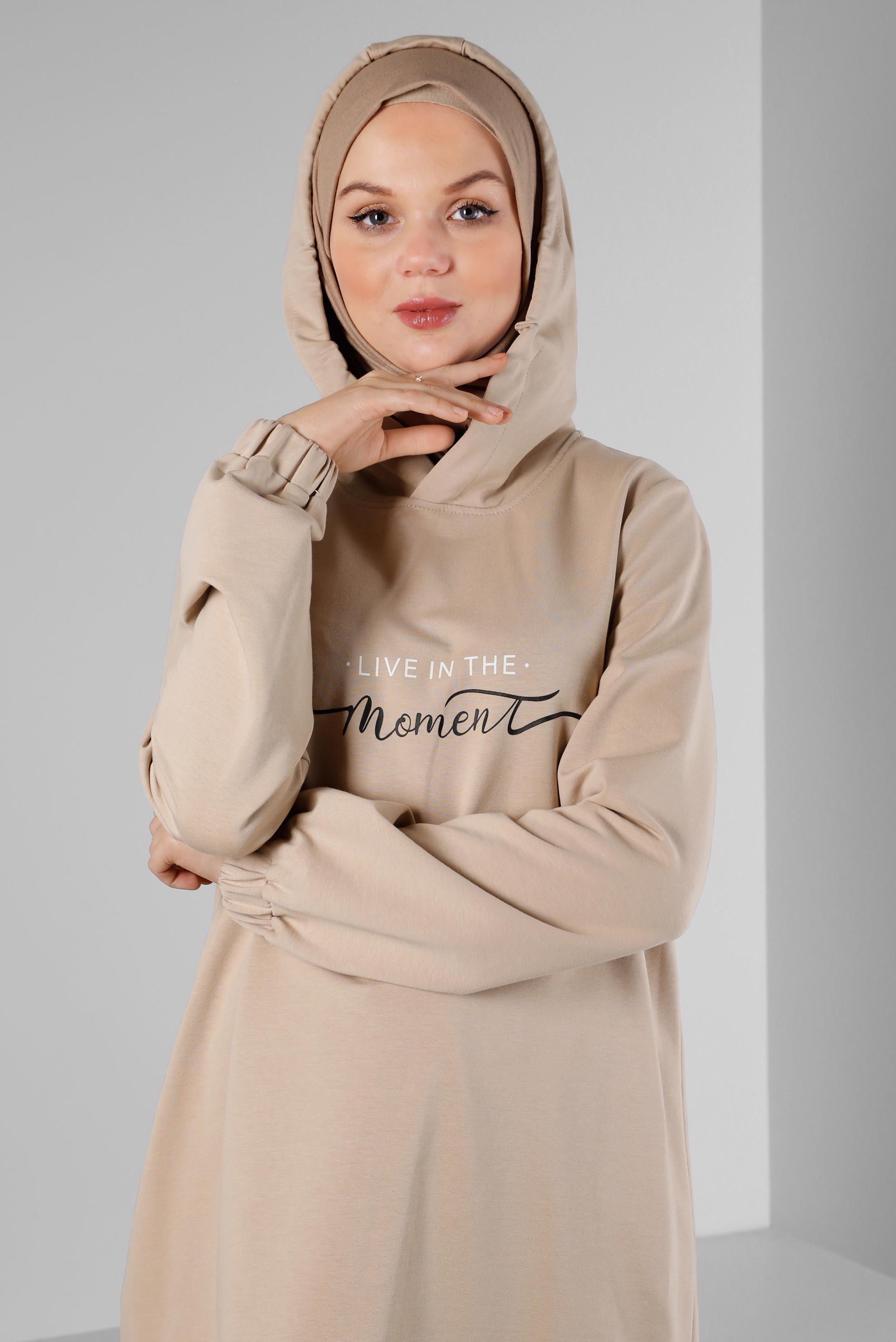 Vêtements hijab BEIGE ENSEMBLE DE SURVÊTEMENT 2 PIÈCES IMPRIMÉ SLOGAN 43352