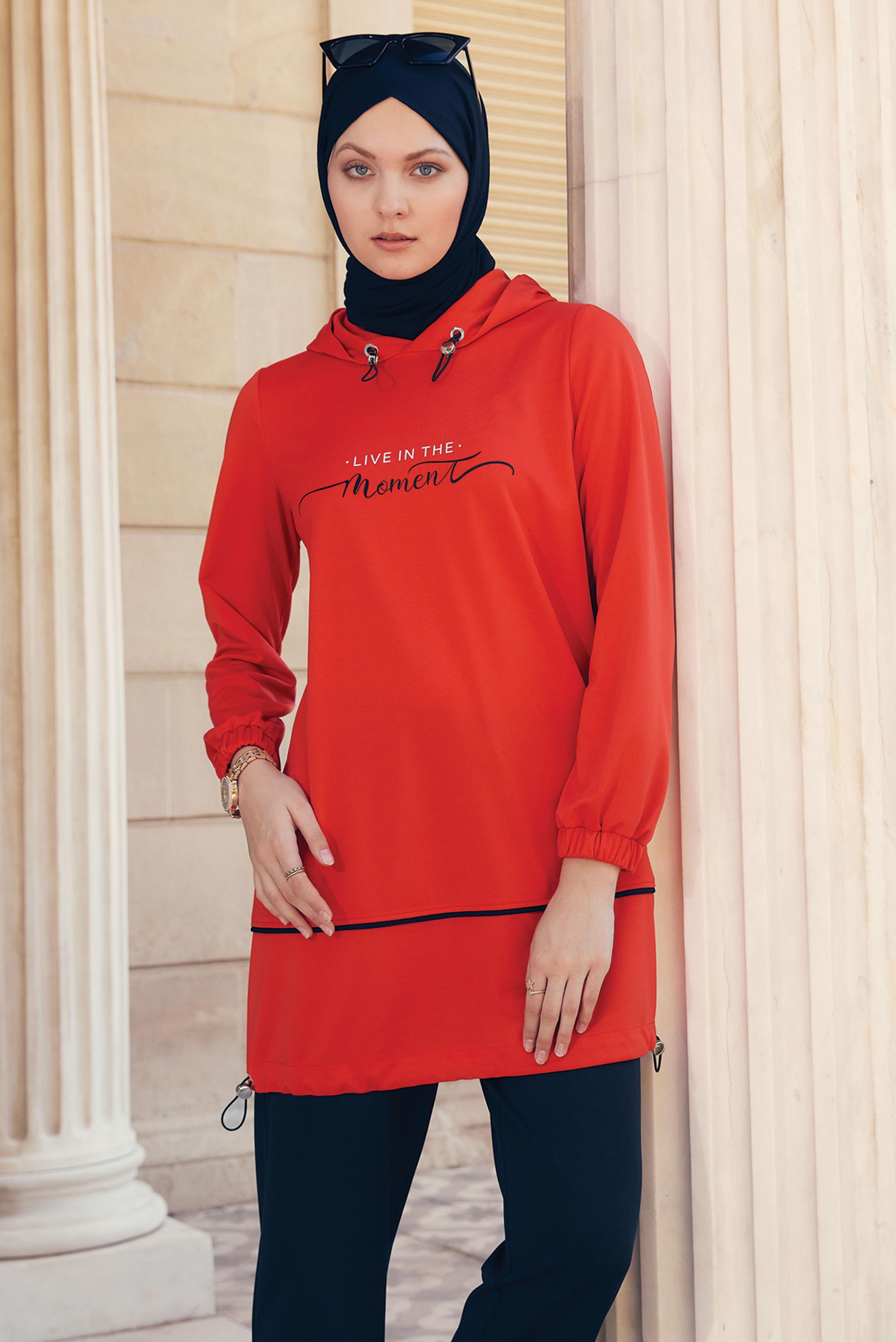 Vêtements hijab ROUGE ENSEMBLE DE SURVÊTEMENT 2 PIÈCES IMPRIMÉ SLOGAN 43352