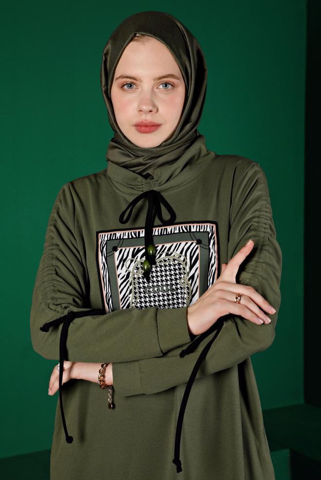 Vêtements hijab KAKI ROBE DE SURVÊTEMENT IMPRIMÉ DÉTAIL NOUÉ 43363 - ALVİNA