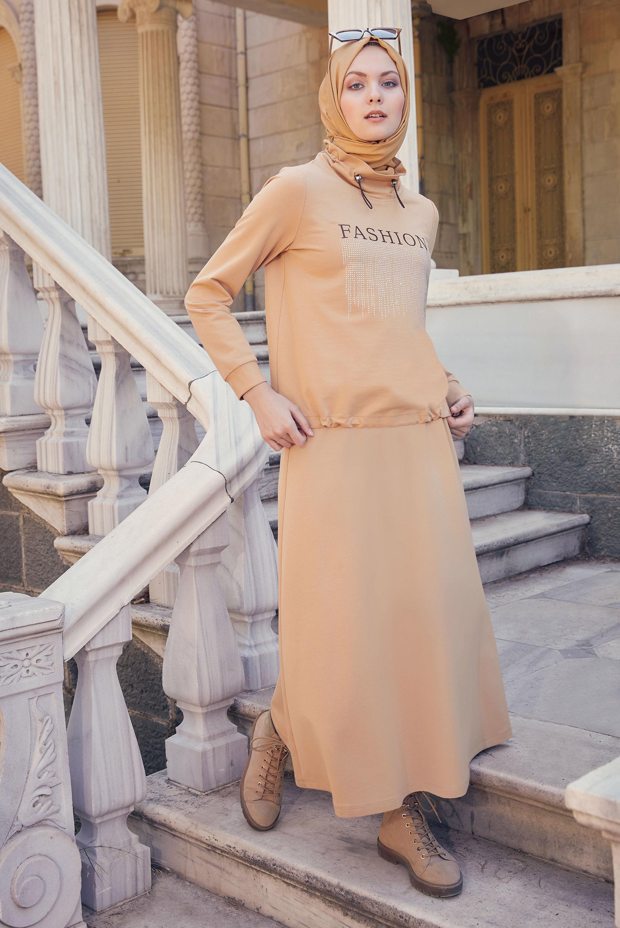 Tesettür giyim KAHVE BASKI DETAYLI İKİLİ ETEKLİ EŞOFMAN TAKIMI 43388