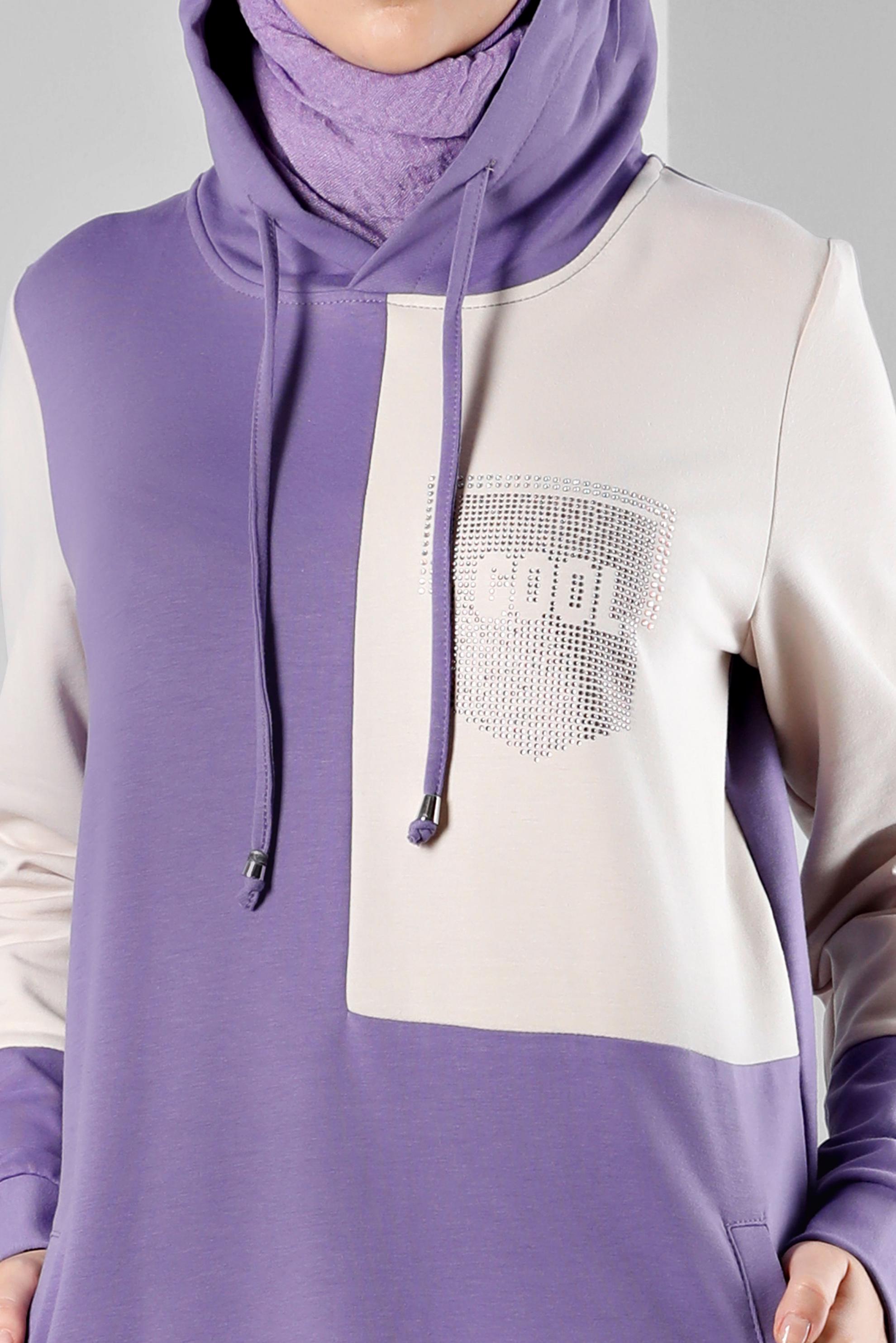 Tesettür giyim MOR TAŞ BASKILI KAPÜŞONLU EŞOFMAN ELBİSE 43411 