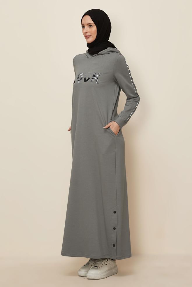Tesettür giyim GRİ KAPÜŞONLU BASKILI EŞOFMAN ELBİSE 43412  - ALVİNA
