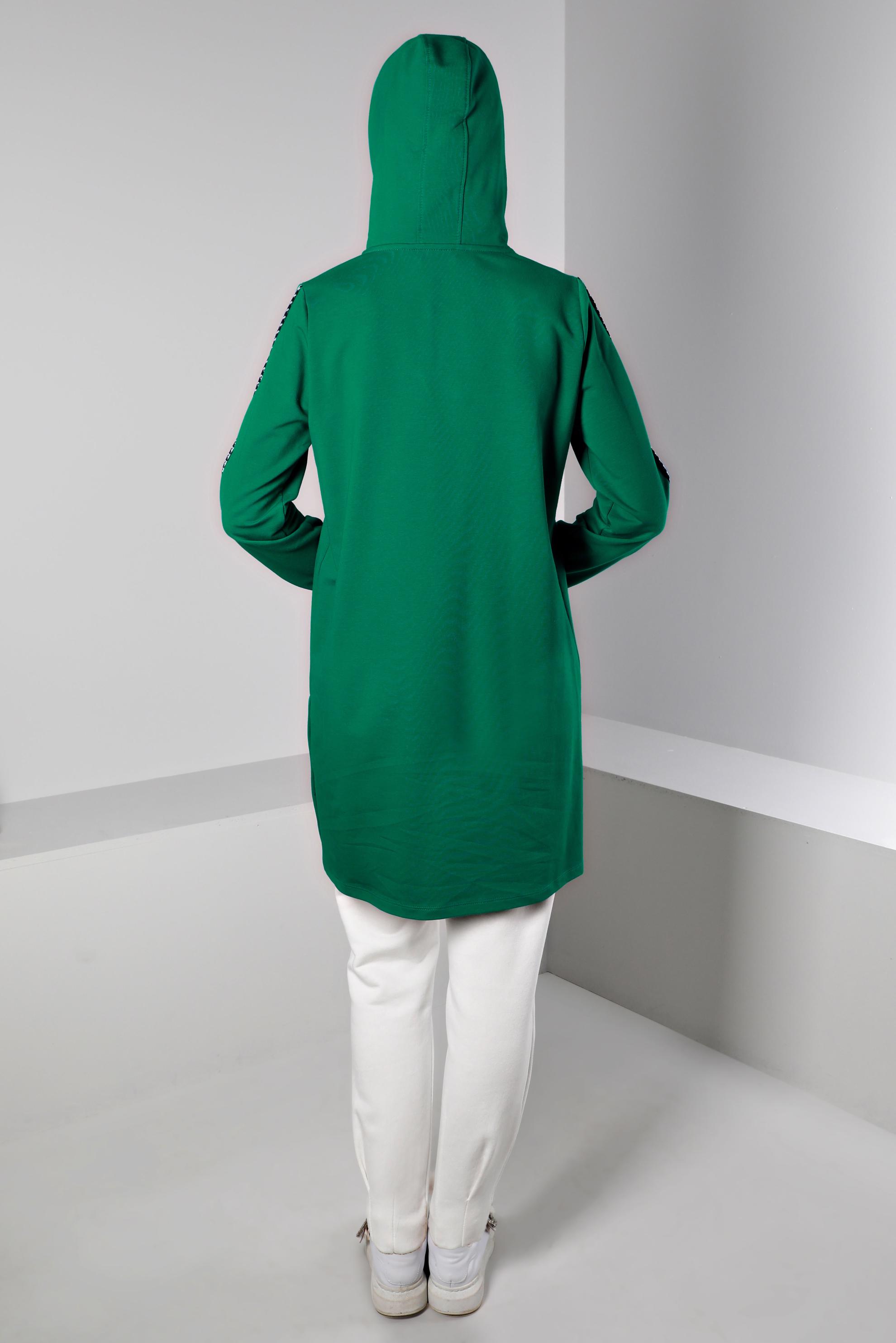 Tesettür giyim YEŞİL YAZI DETAYLI KAPÜŞONLU EŞOFMAN TUNİK 43443 