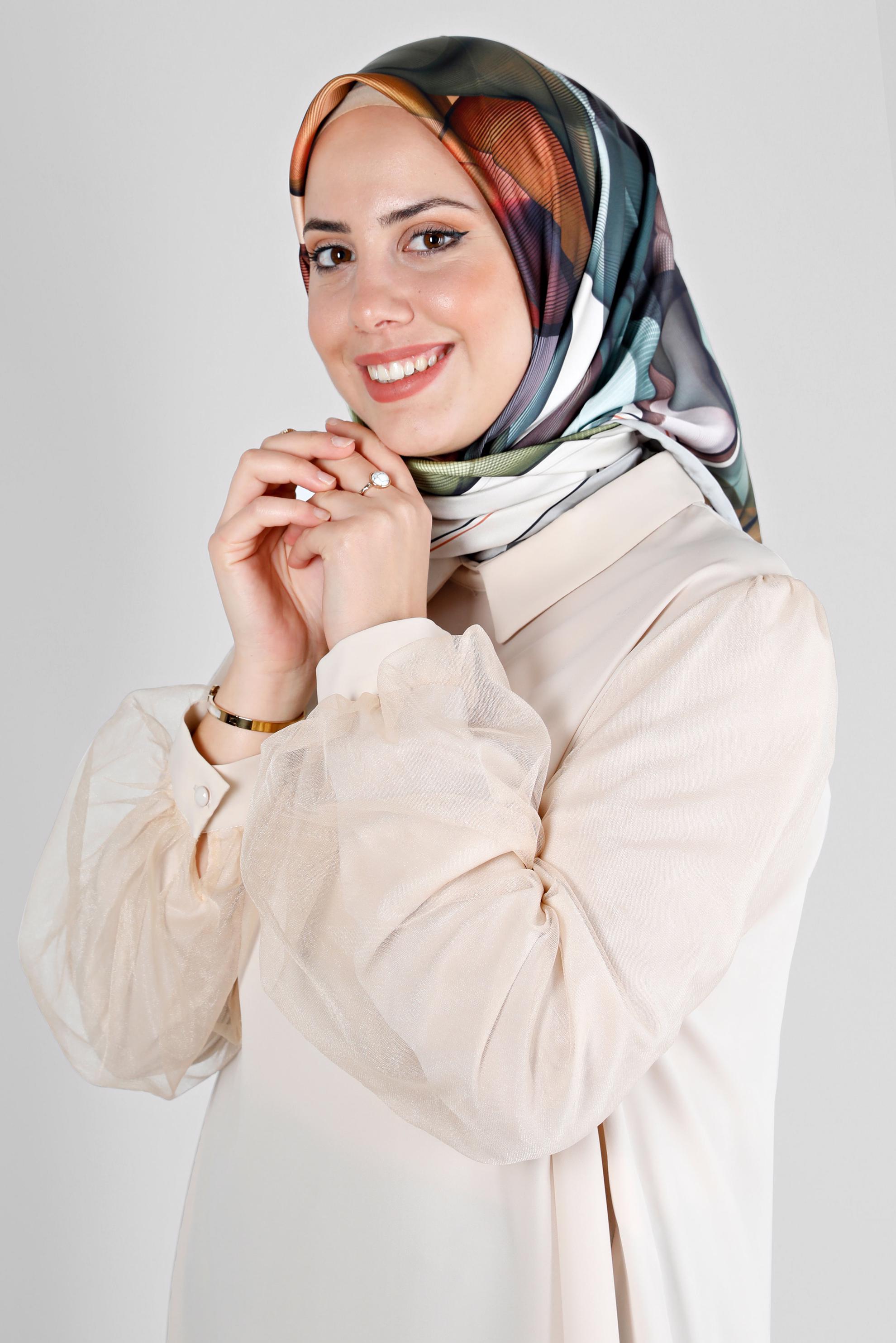 Tesettür giyim GÜMÜŞ ALVİNA DİJİTAL EŞARP 8202