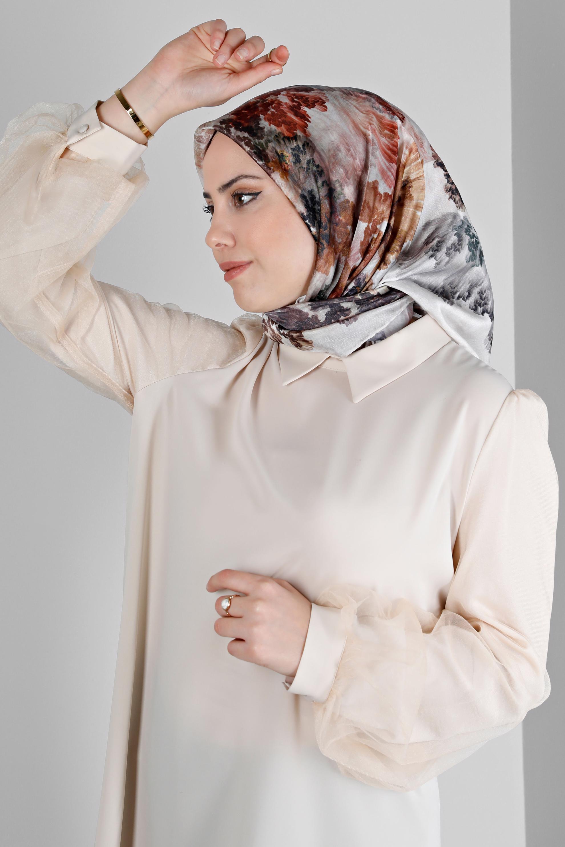 Tesettür giyim EKRU ALVİNA DİJİTAL KRİSTAL SURA EŞARP 8204 