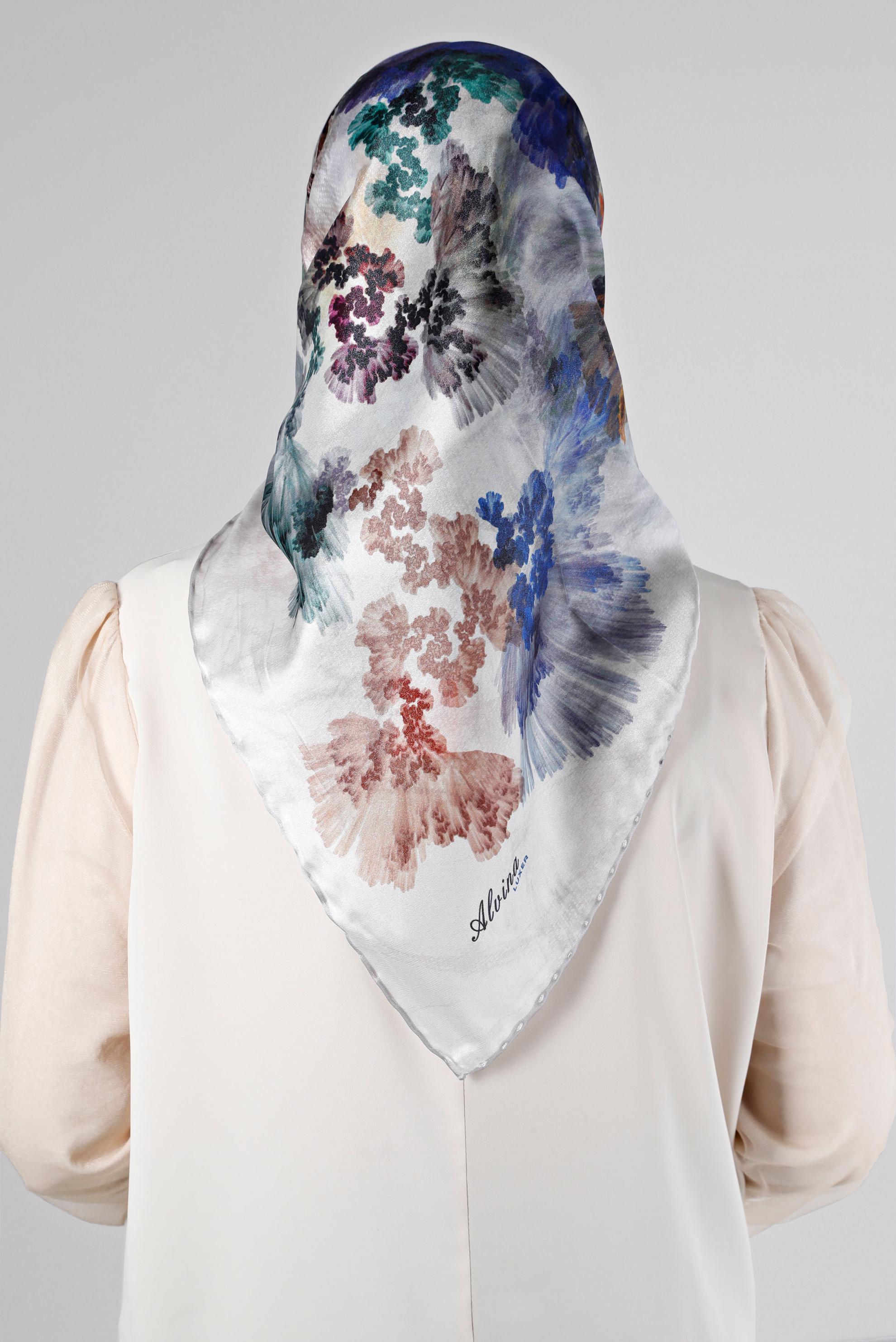 Tesettür giyim BEJ ALVİNA DİJİTAL KRİSTAL SURA EŞARP 8204 