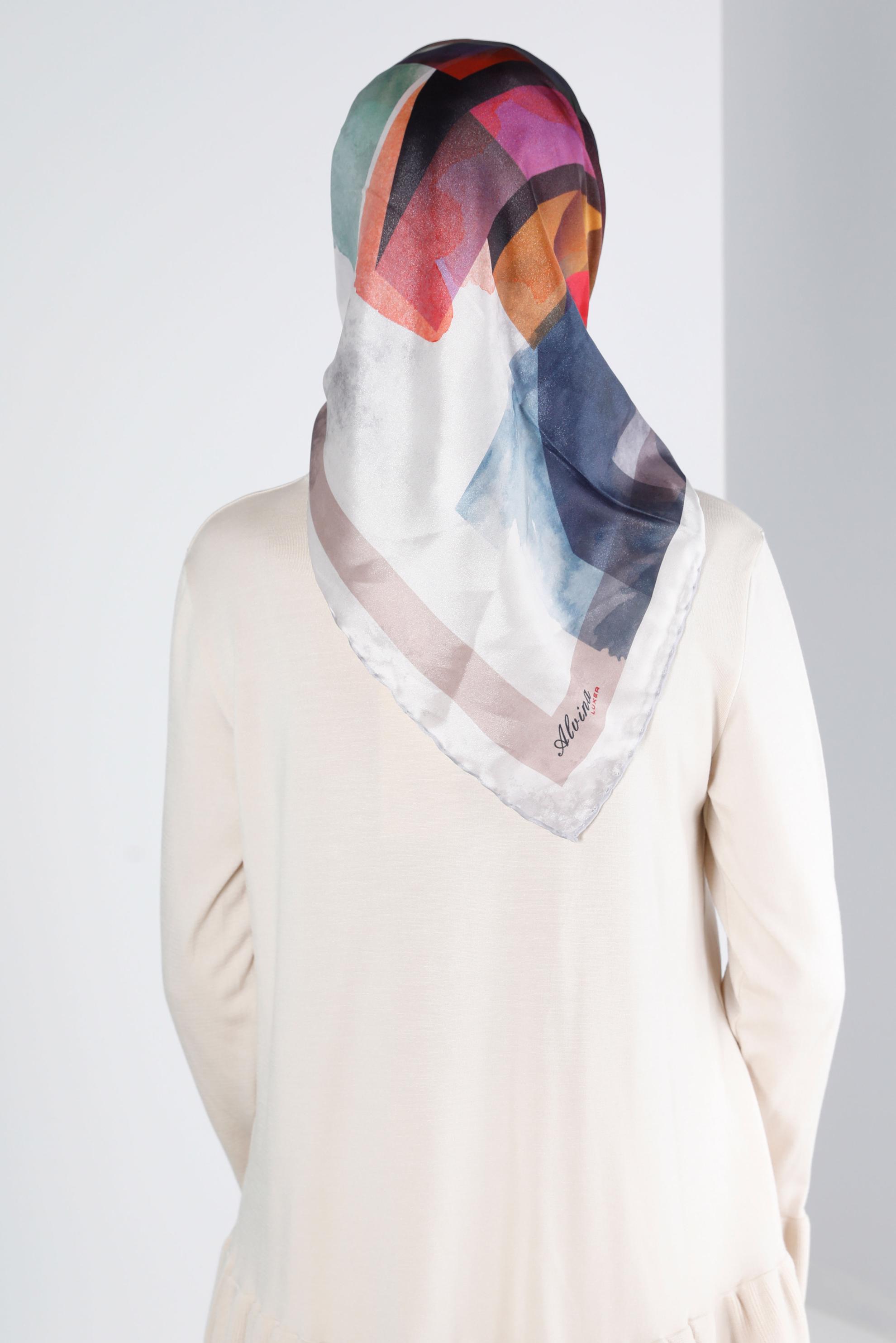 Tesettür giyim SİYAH ALVİNA DİJİTAL SURA EŞARP 8207 