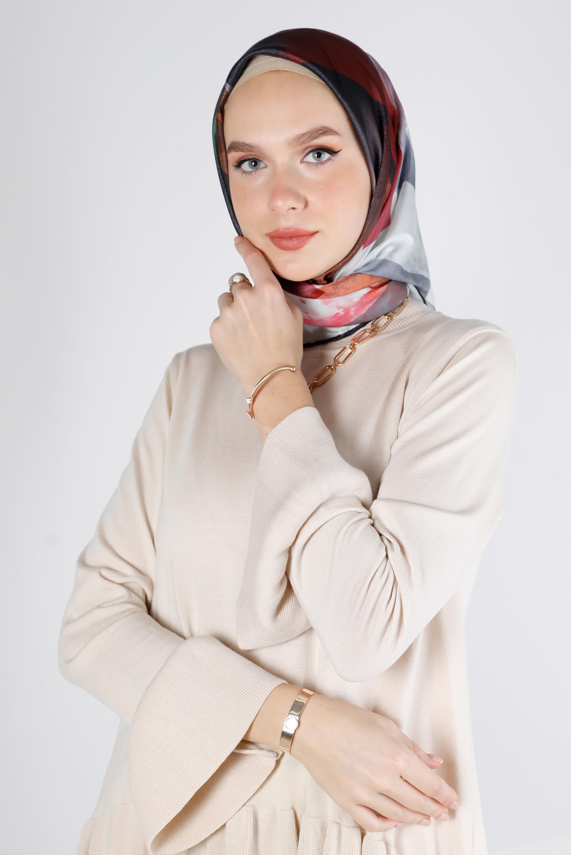 Tesettür giyim SİYAH ALVİNA DİJİTAL SURA EŞARP 8207 